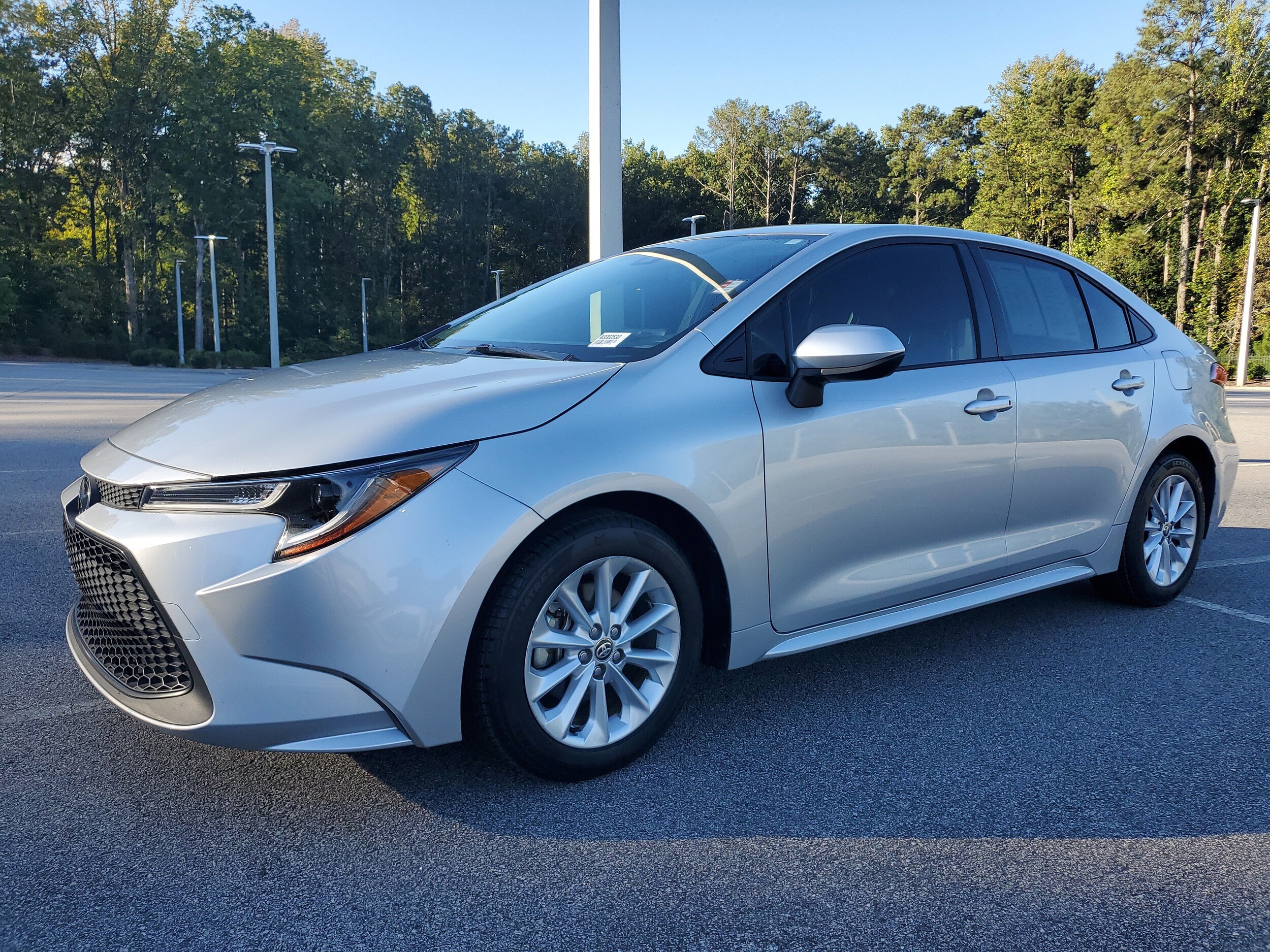 2022 Toyota Corolla LE photo 3