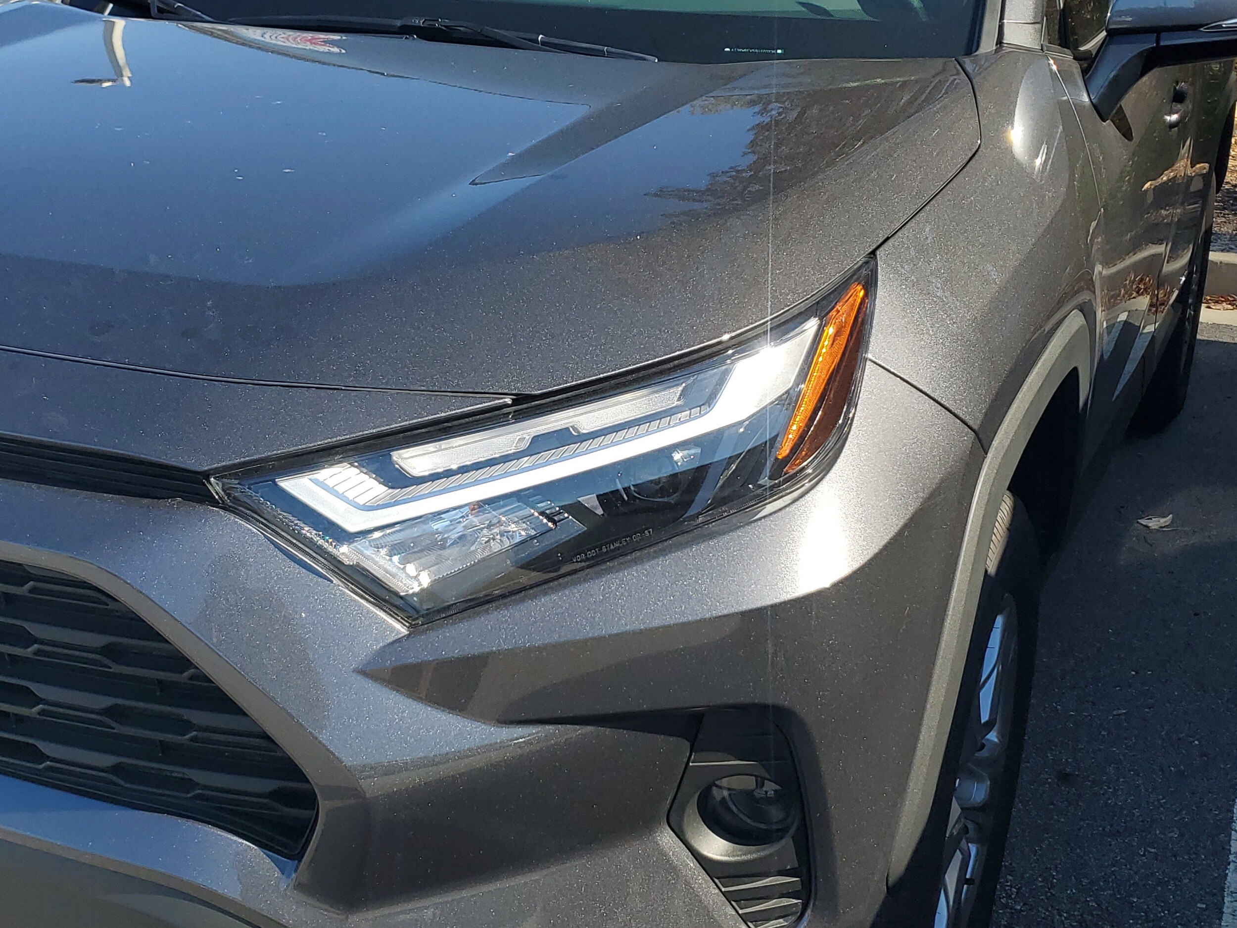 2025 Toyota RAV4 Hybrid XLE photo 4