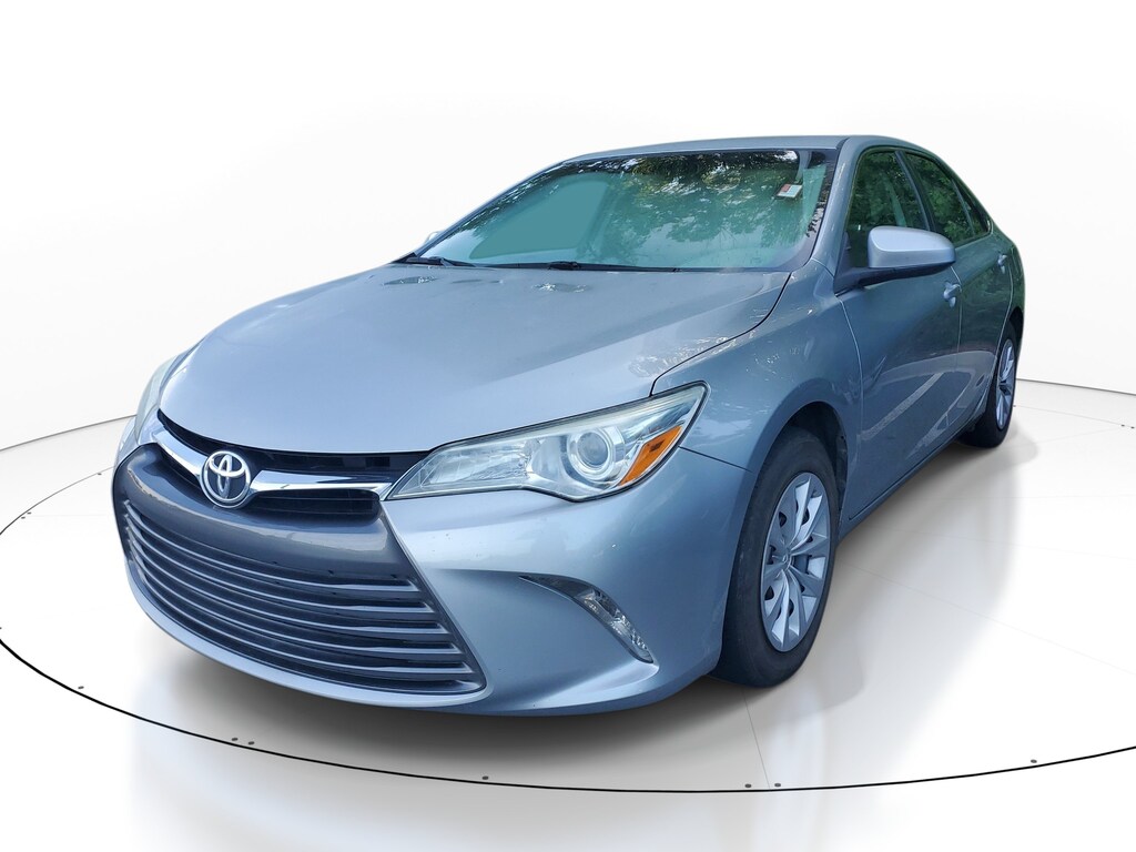 Used 2016 Toyota Camry XLE Sedan