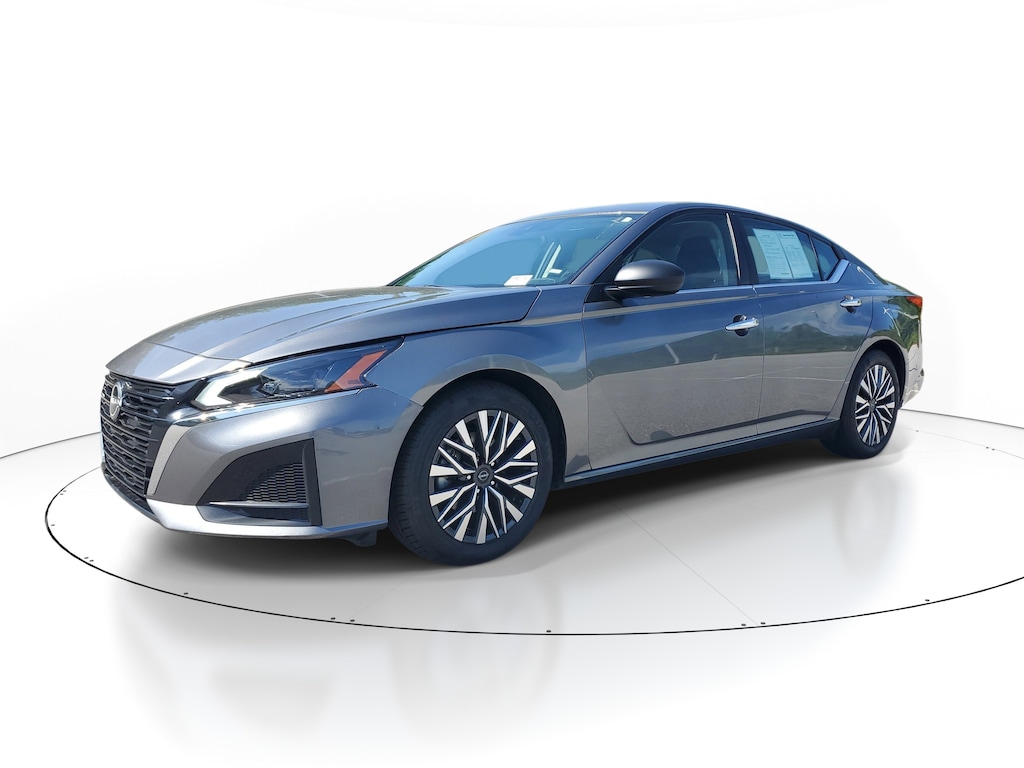 Used 2024 Nissan Altima 2.5 SV Sedan