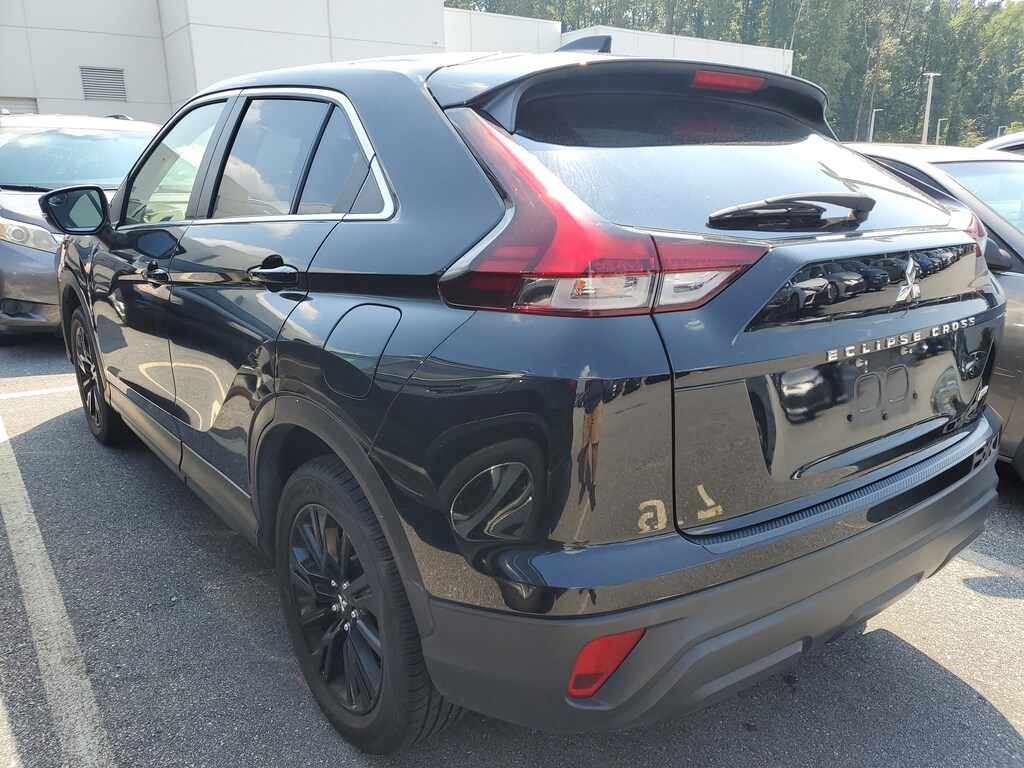 2024 Mitsubishi Eclipse Cross LE photo 4