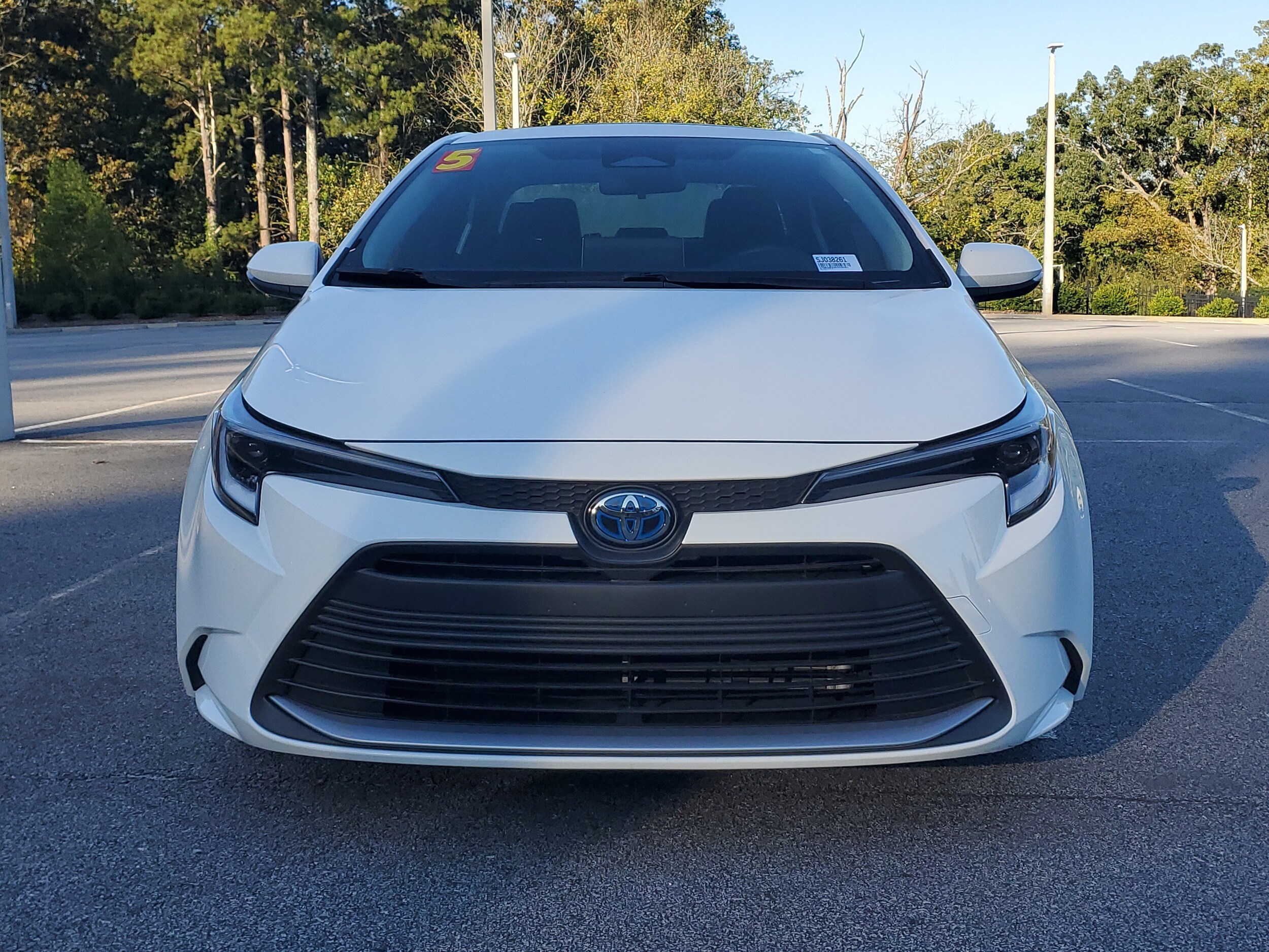 2025 Toyota Corolla XLE photo 2