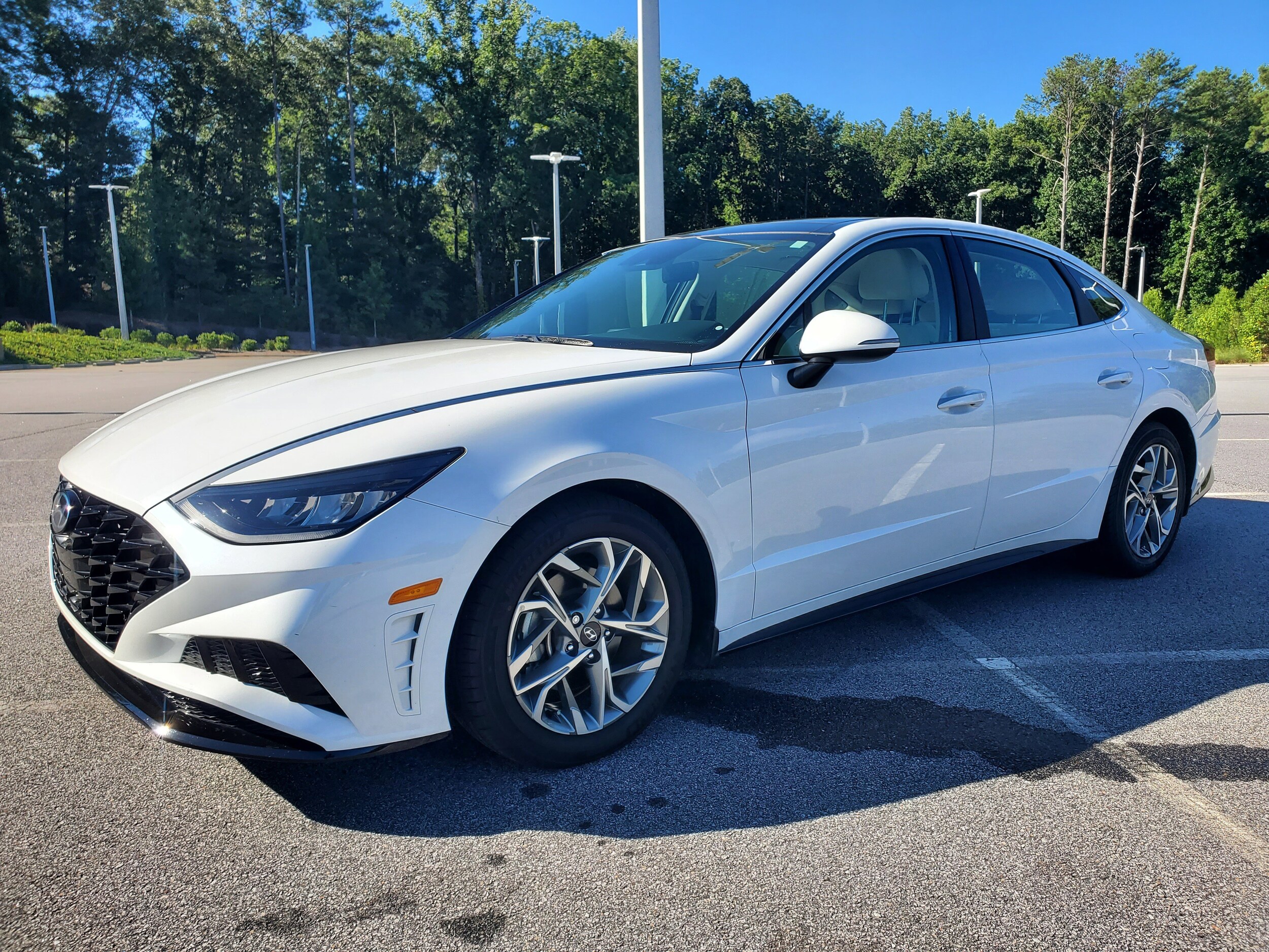 2022 Hyundai Sonata SEL photo 2
