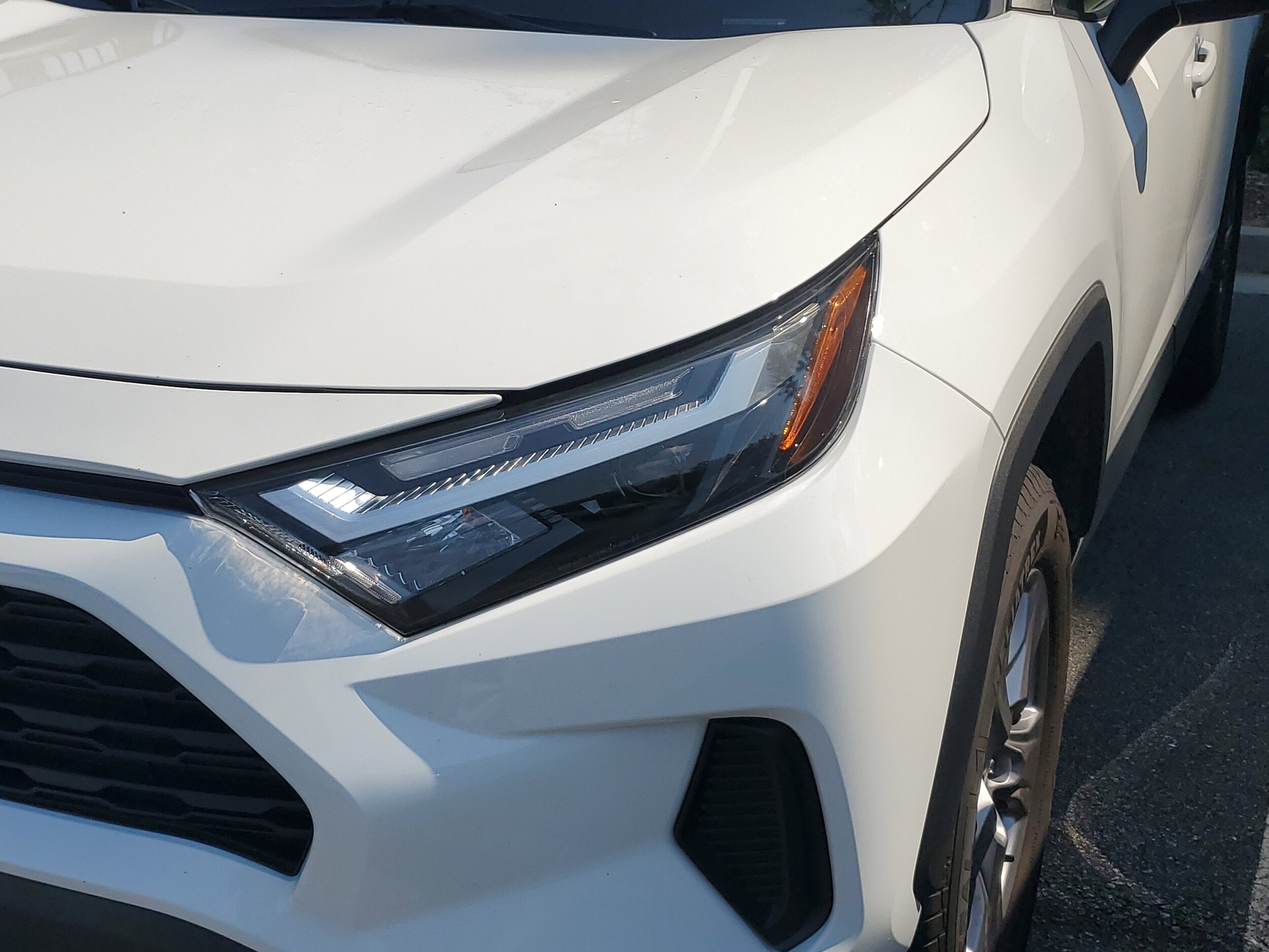 2022 Toyota RAV4 XLE photo 4