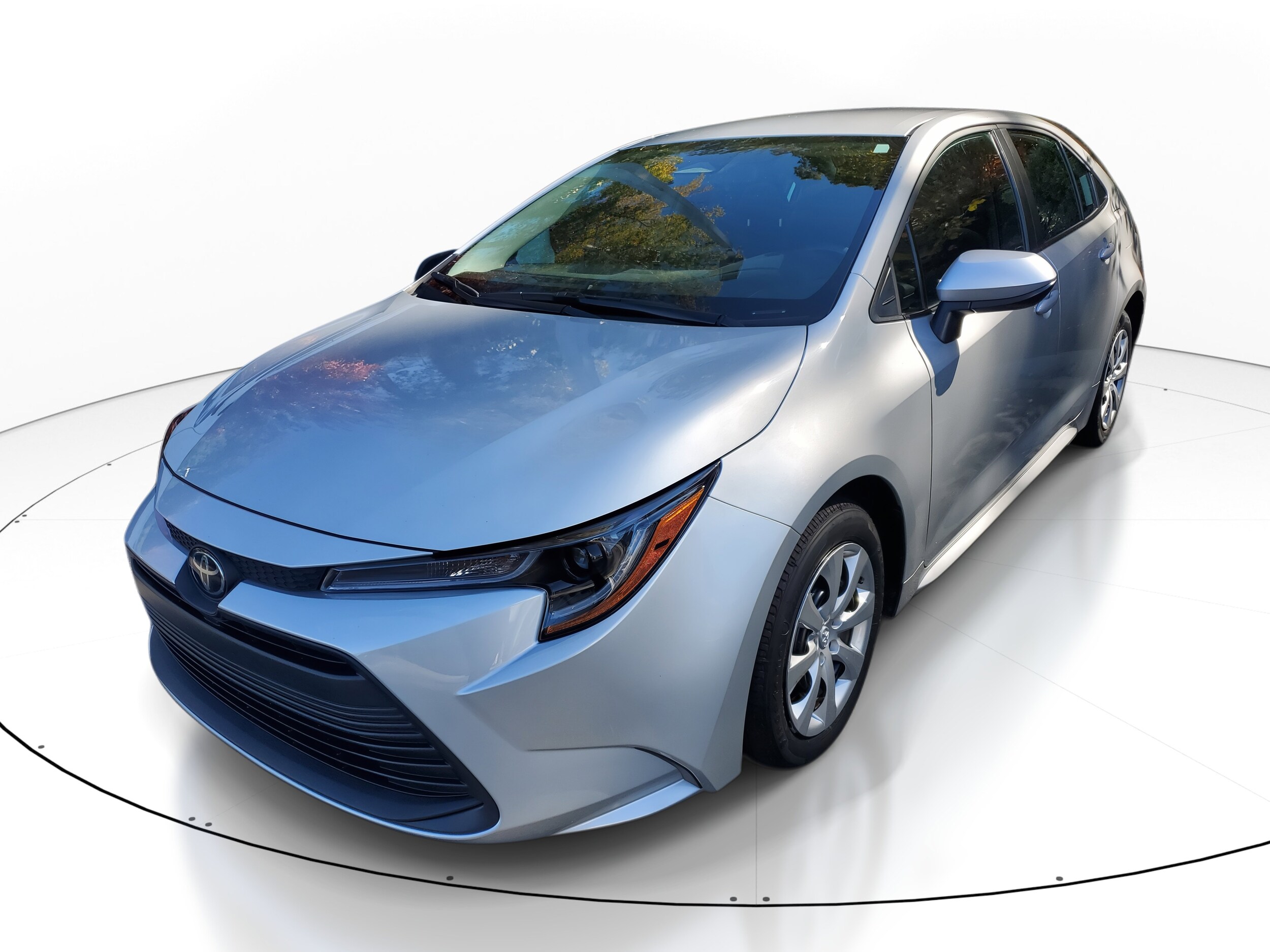 2025 Toyota Corolla LE photo 3