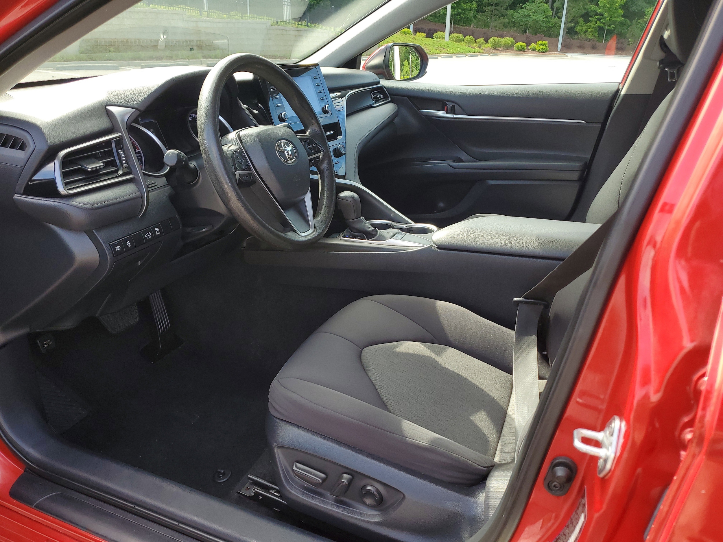2024 Toyota Camry LE - Photo 14