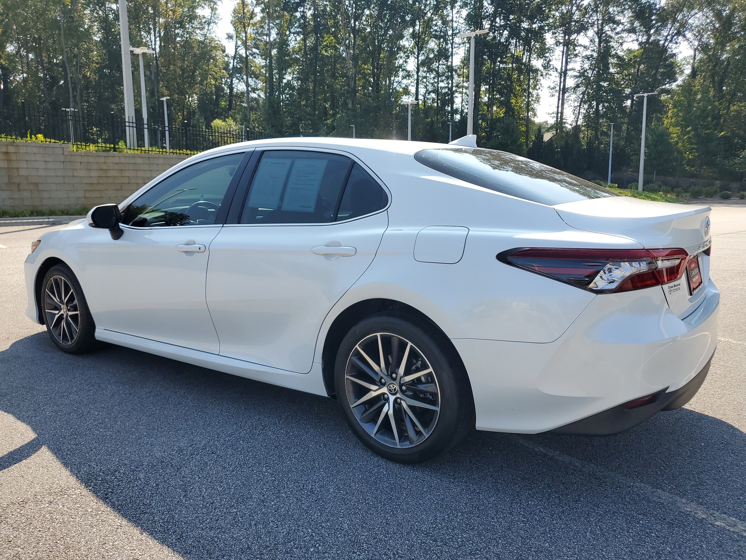 2023 Toyota Camry XLE photo 4