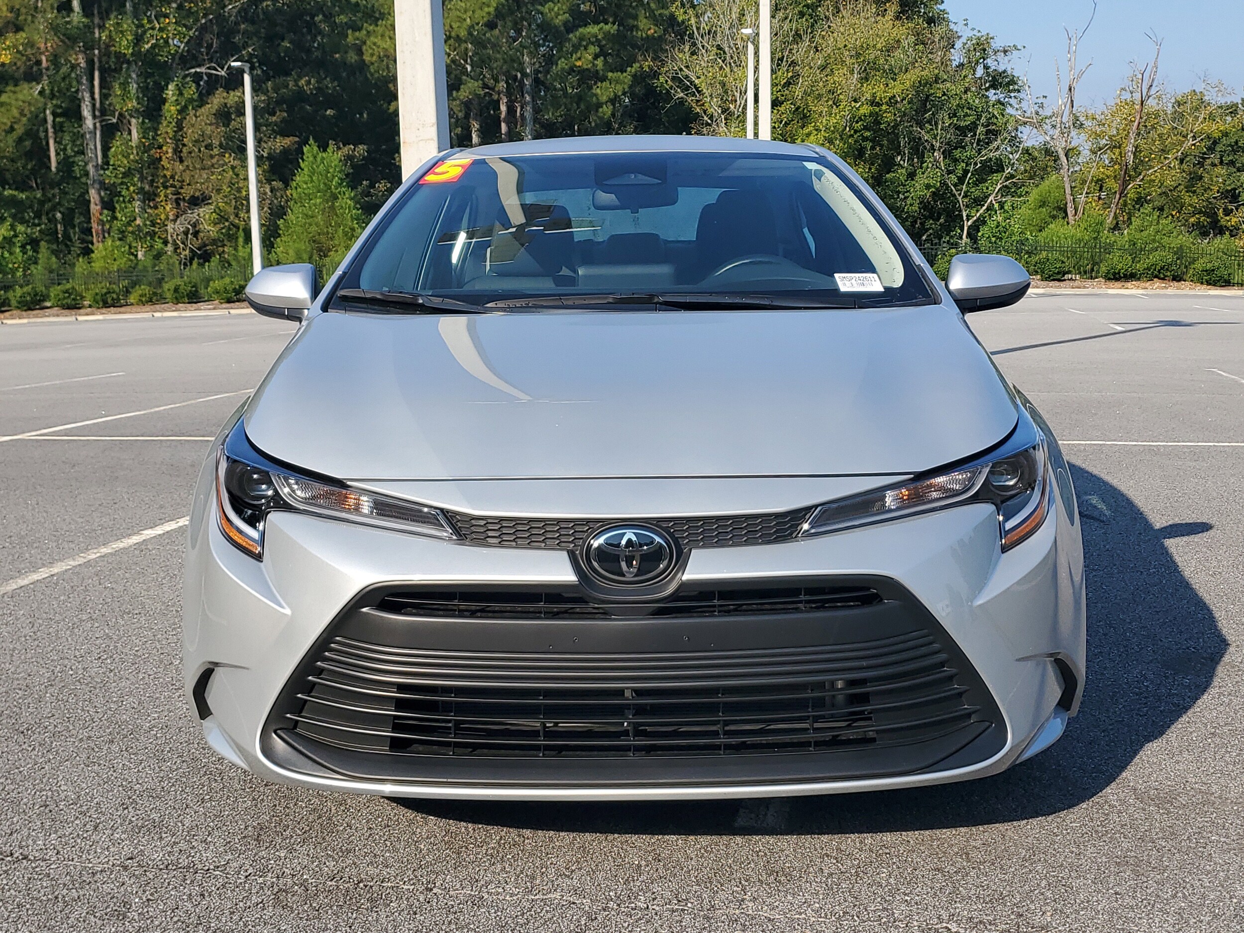 2025 Toyota Corolla LE photo 2