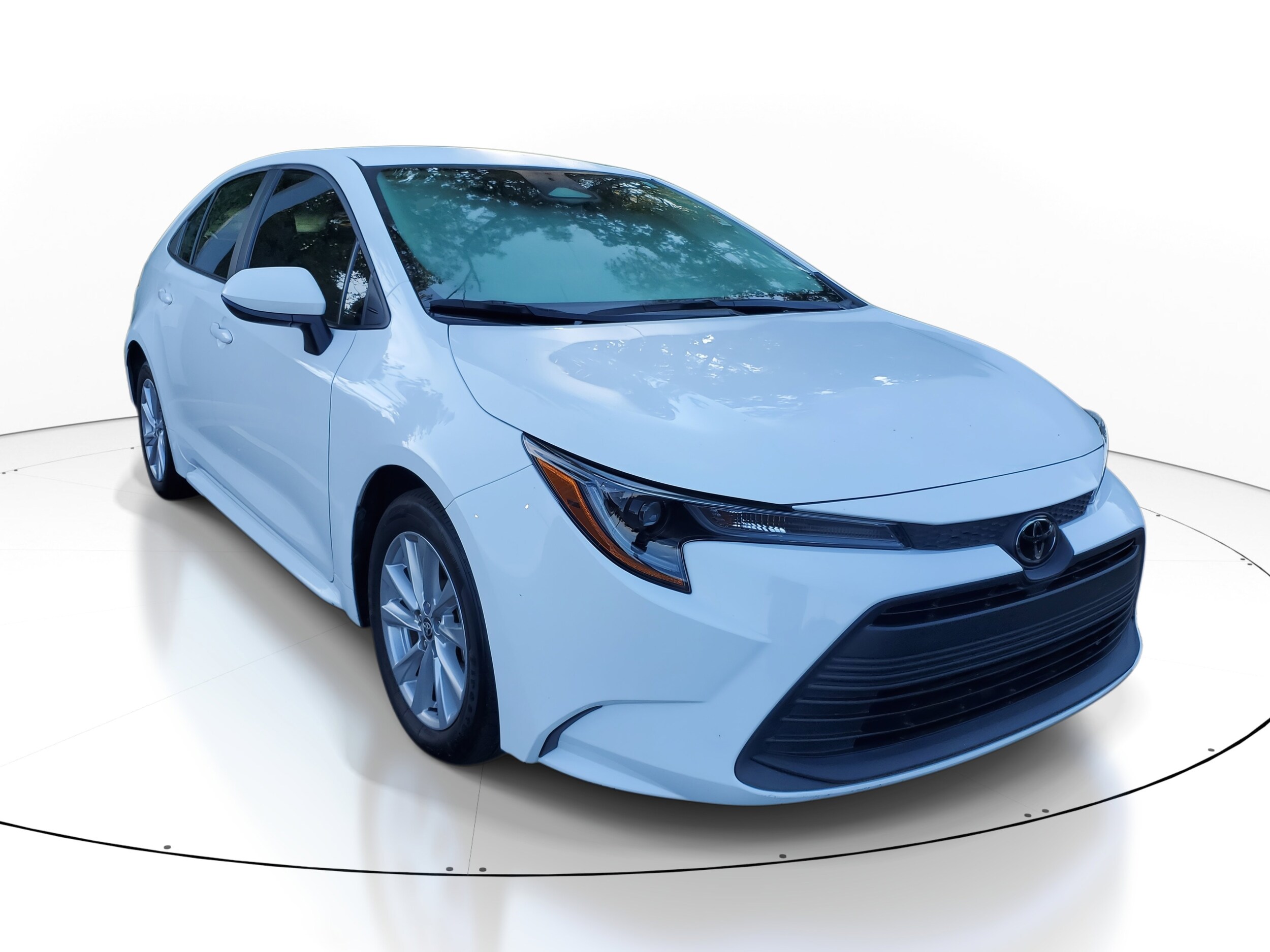 2023 Toyota Corolla LE photo 3