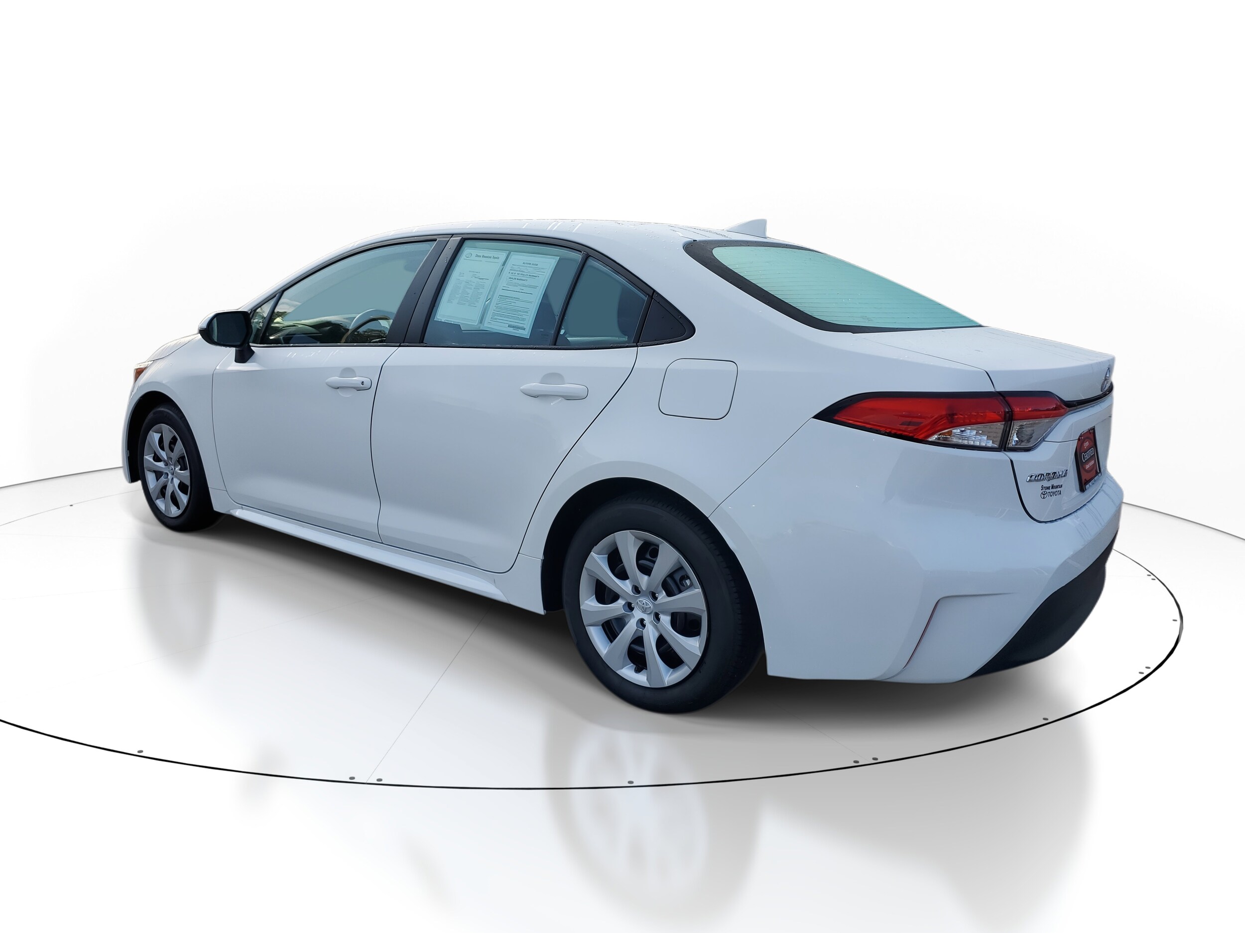 2025 Toyota Corolla LE photo 4