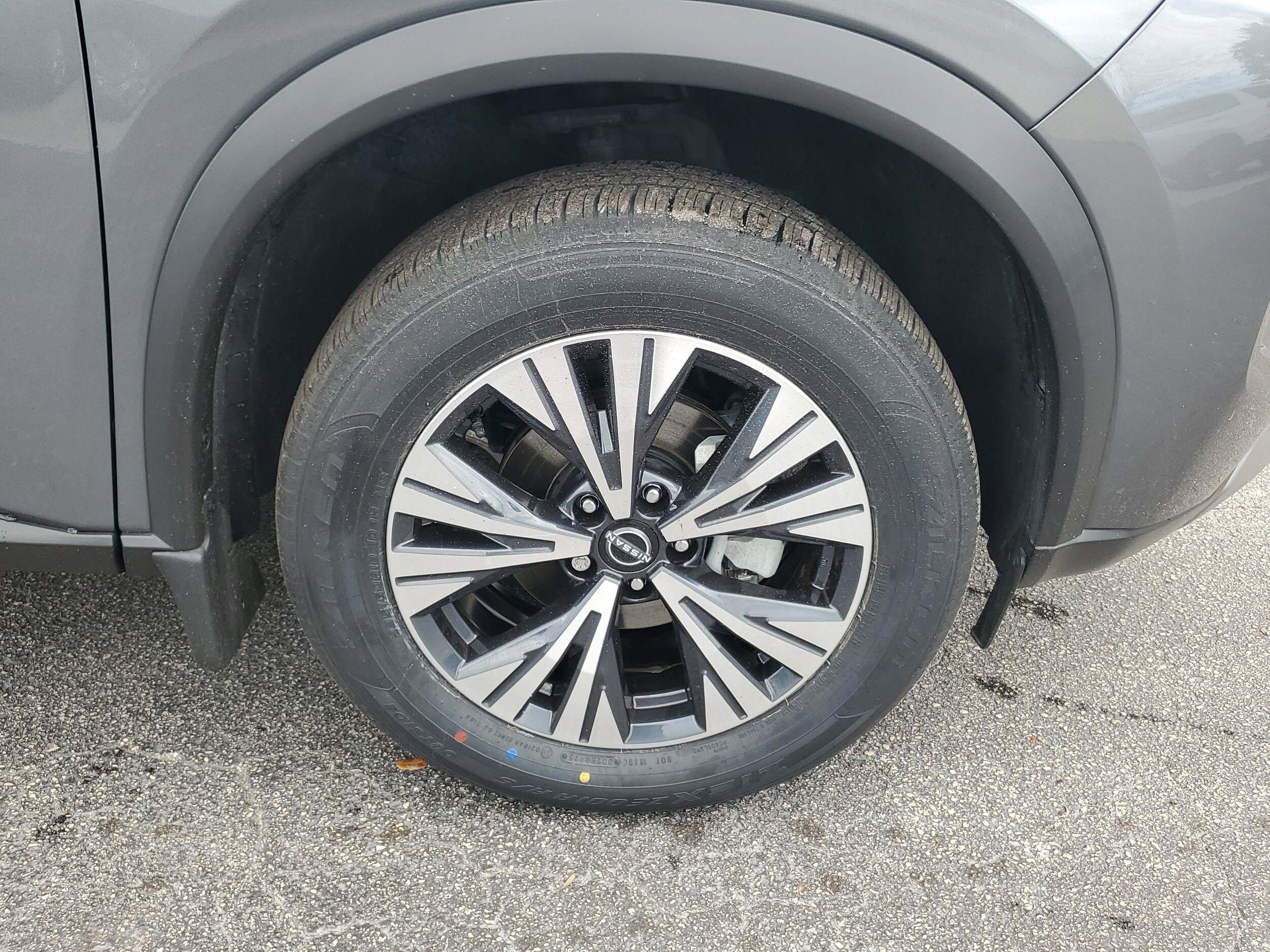 2023 Nissan Rogue SV photo 4