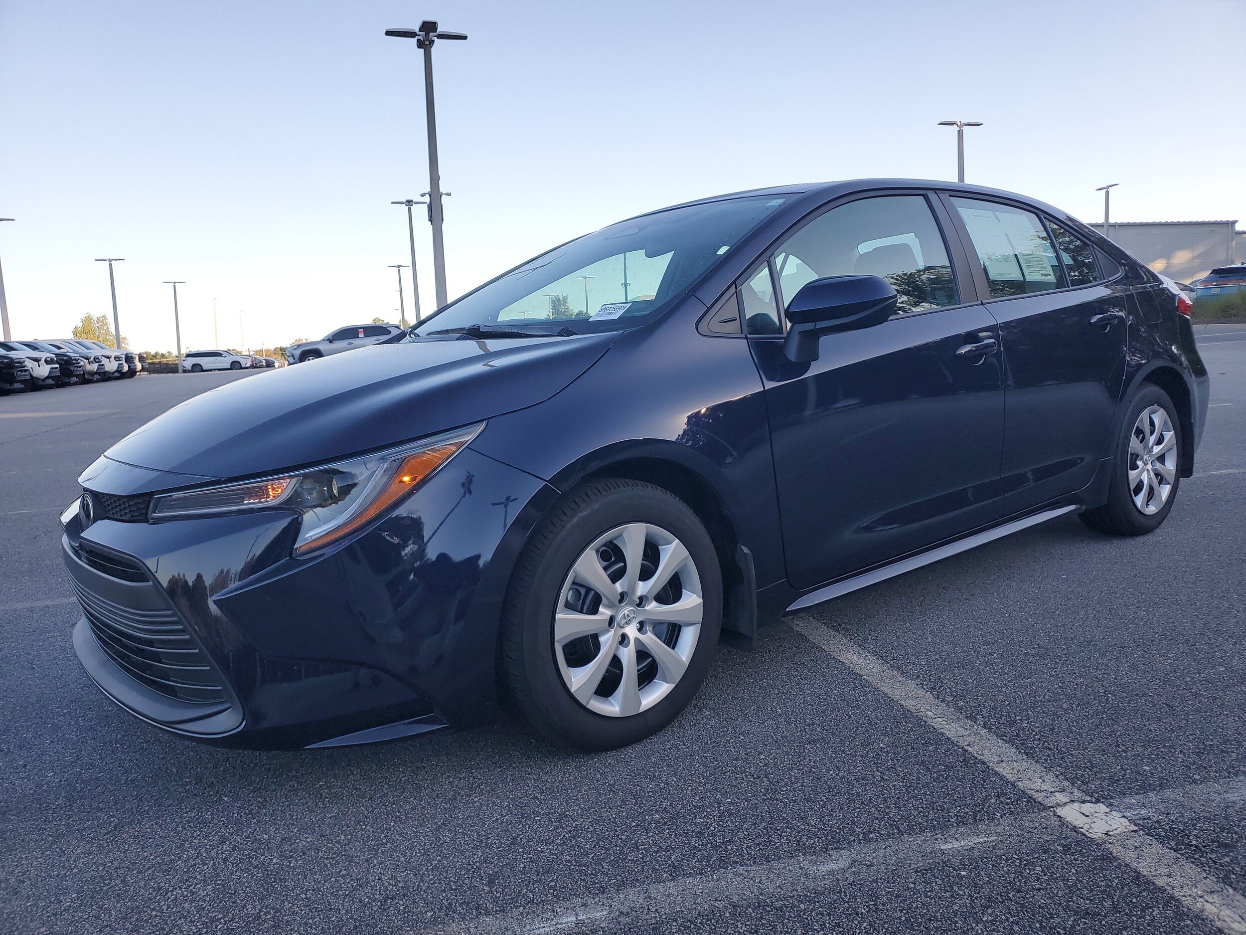 2025 Toyota Corolla LE photo 3