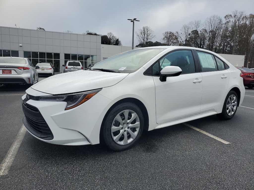 Certified 2025 Toyota Corolla LE Sedan