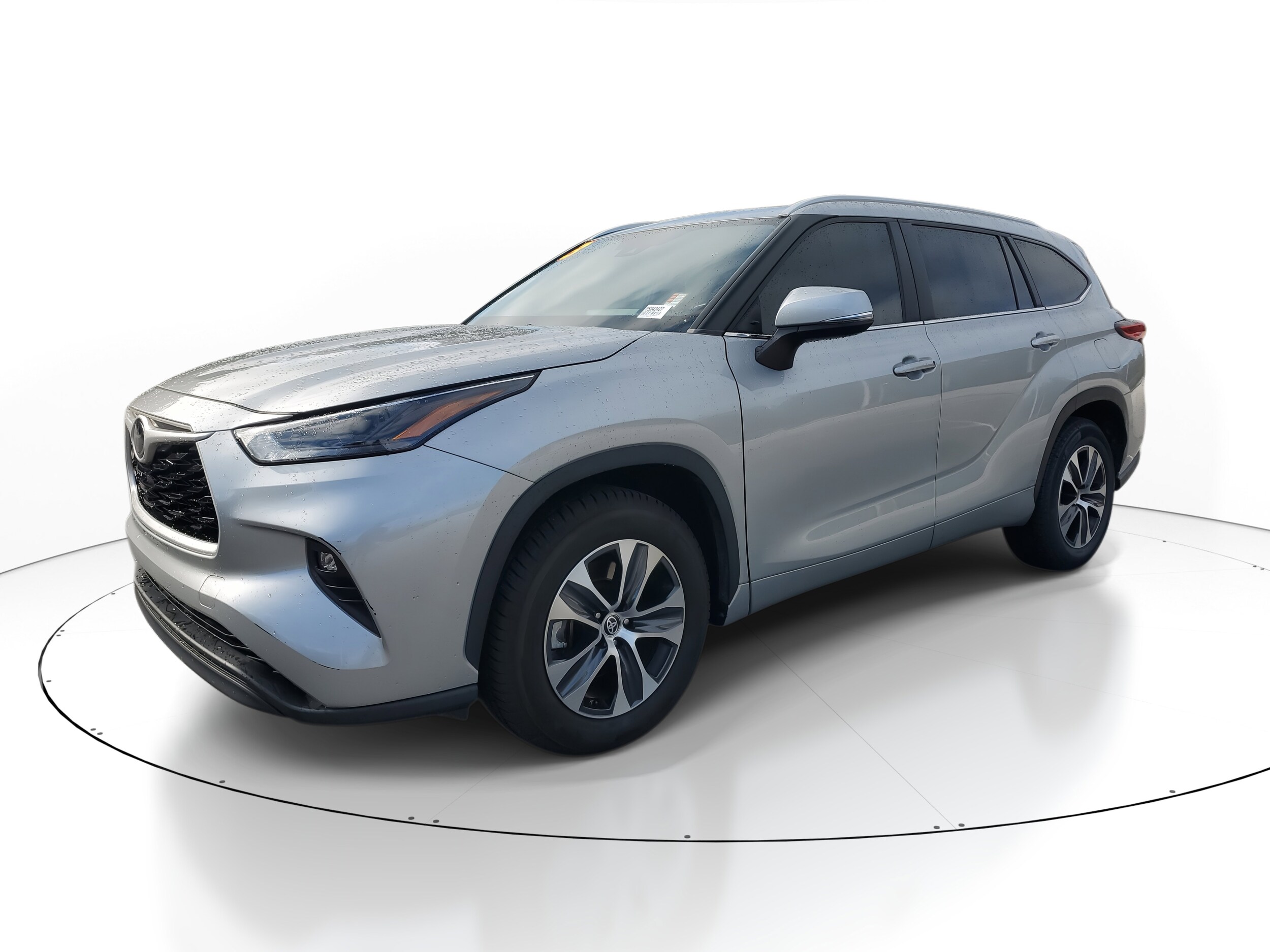 2023 Toyota Highlander XLE photo 3