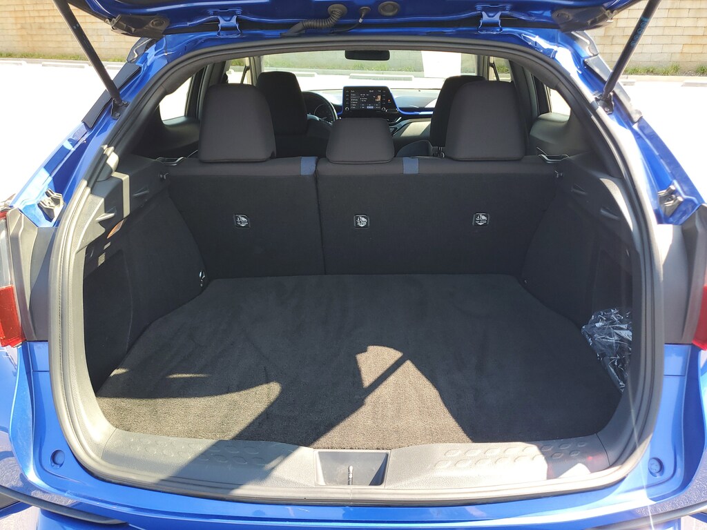 2020 Toyota C-HR XLE photo 4