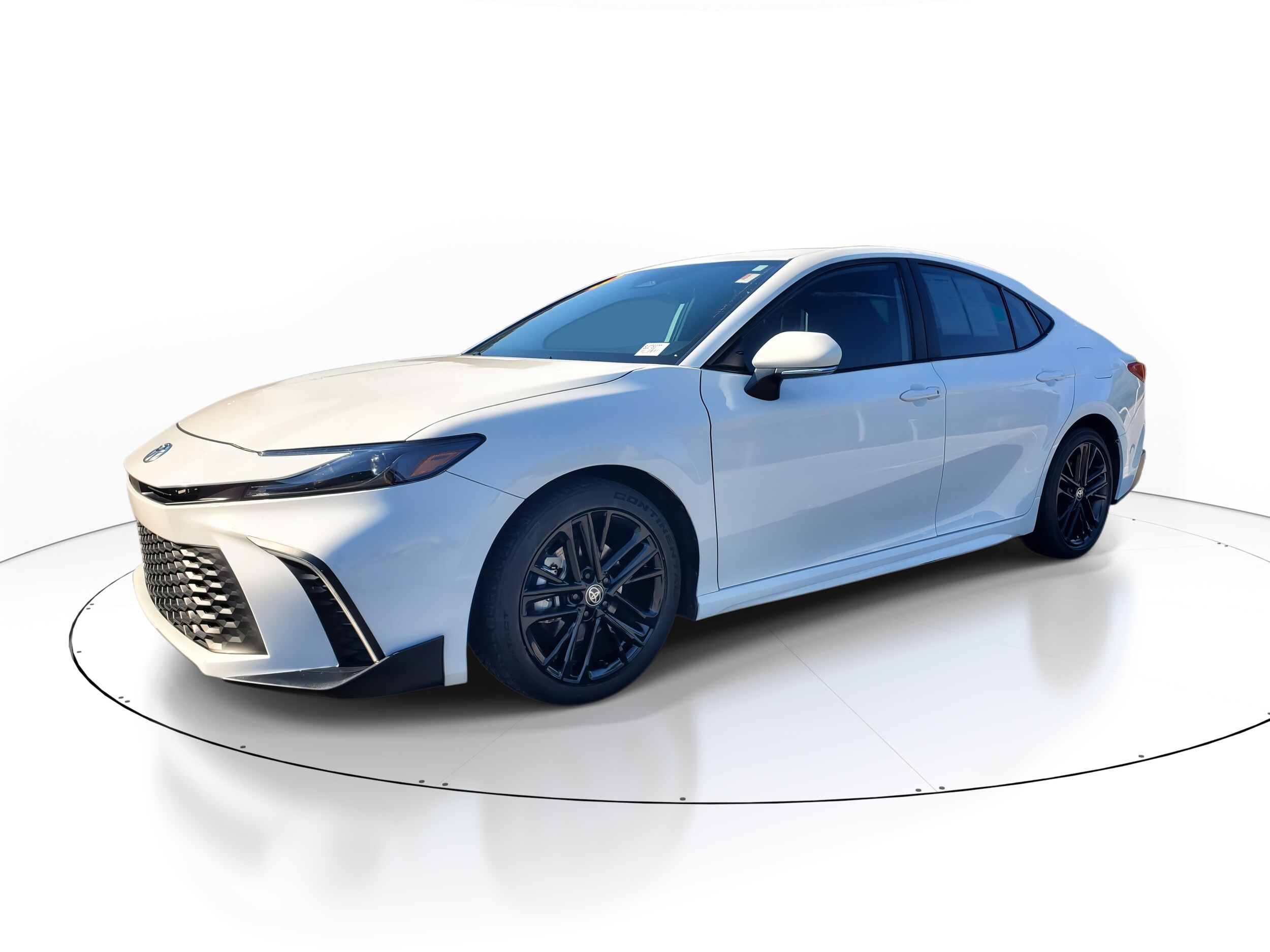 2025 Toyota Camry SE photo 3