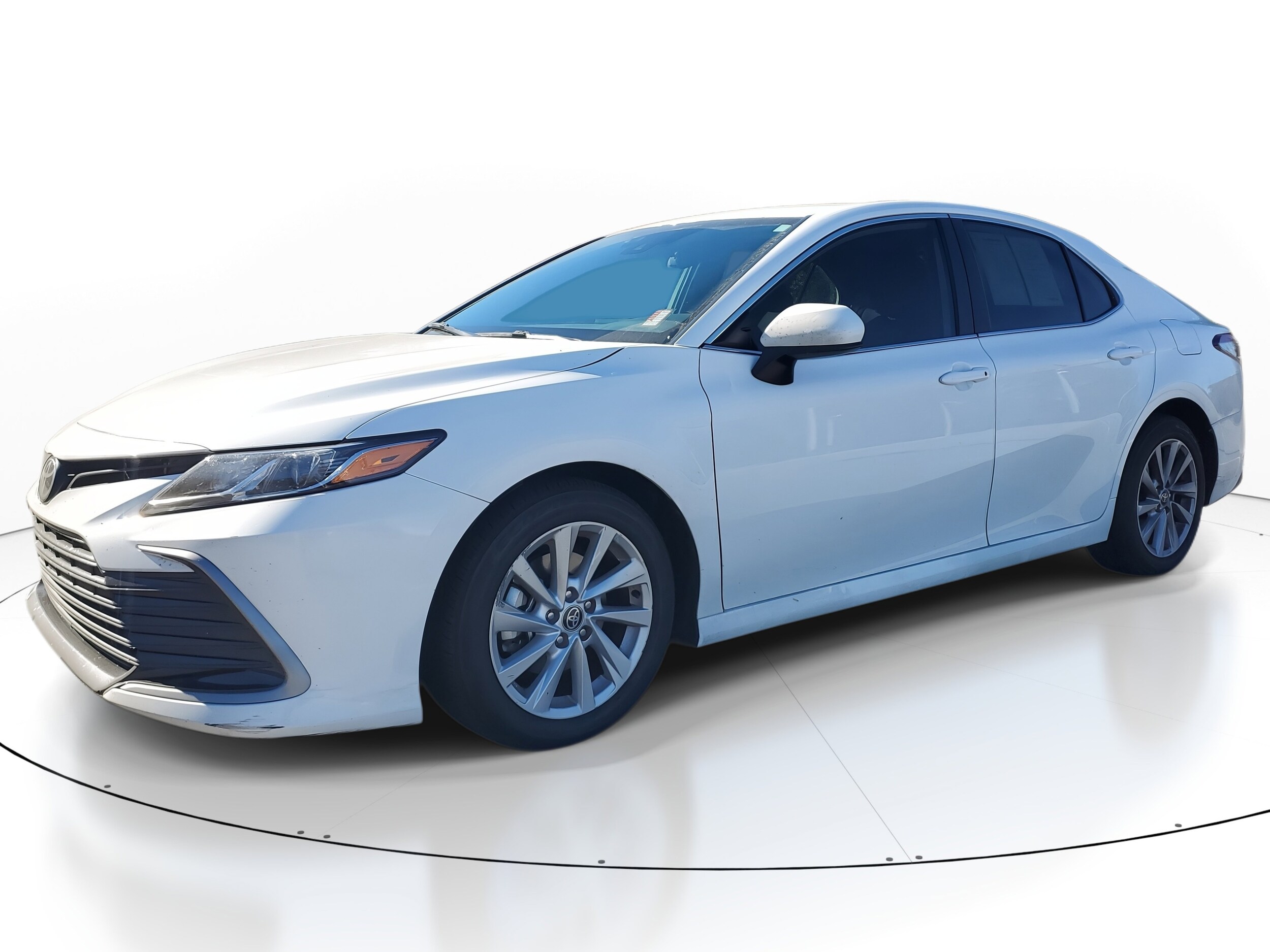 2023 Toyota Camry LE photo 3