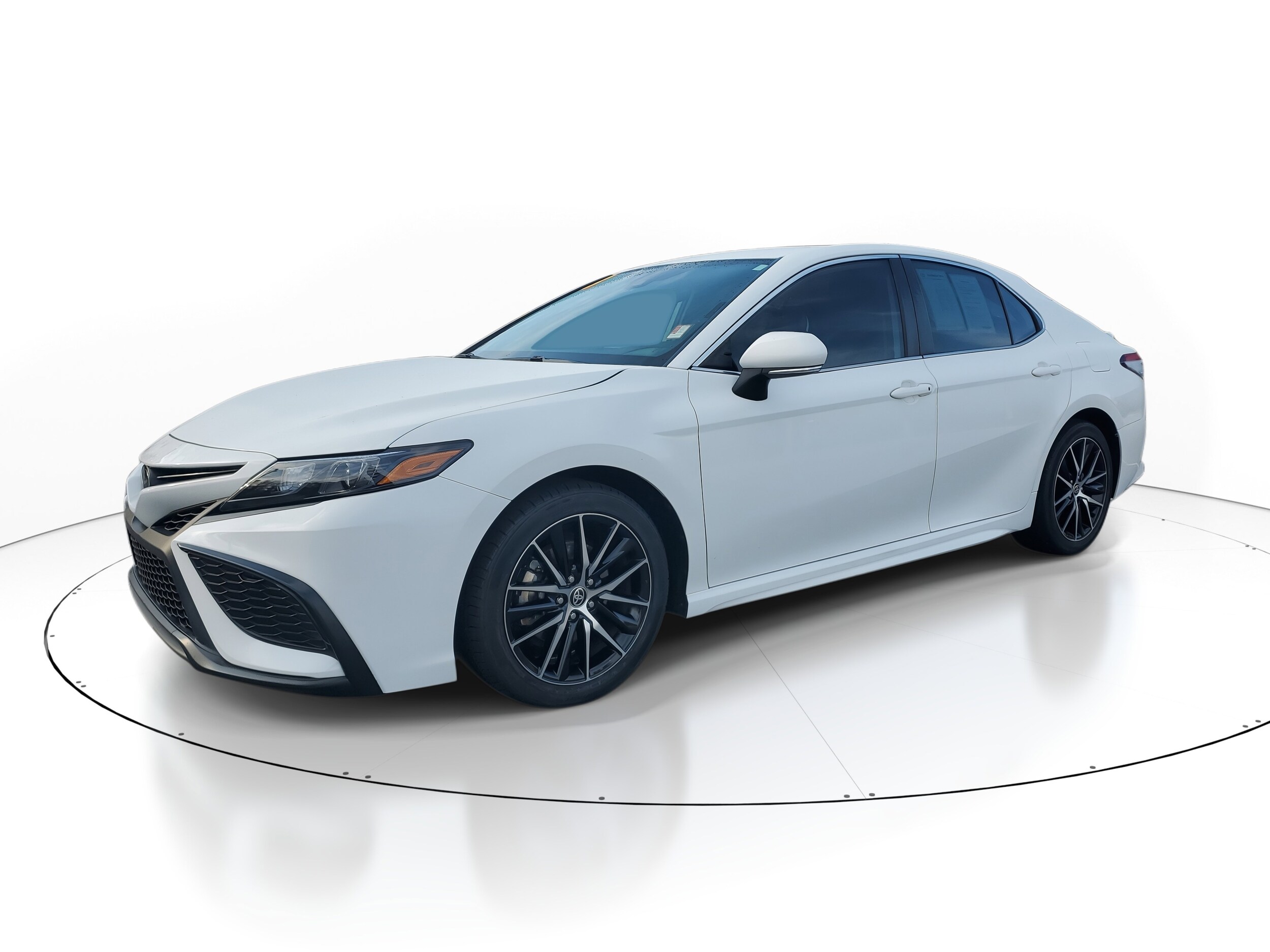 2023 Toyota Camry SE photo 3