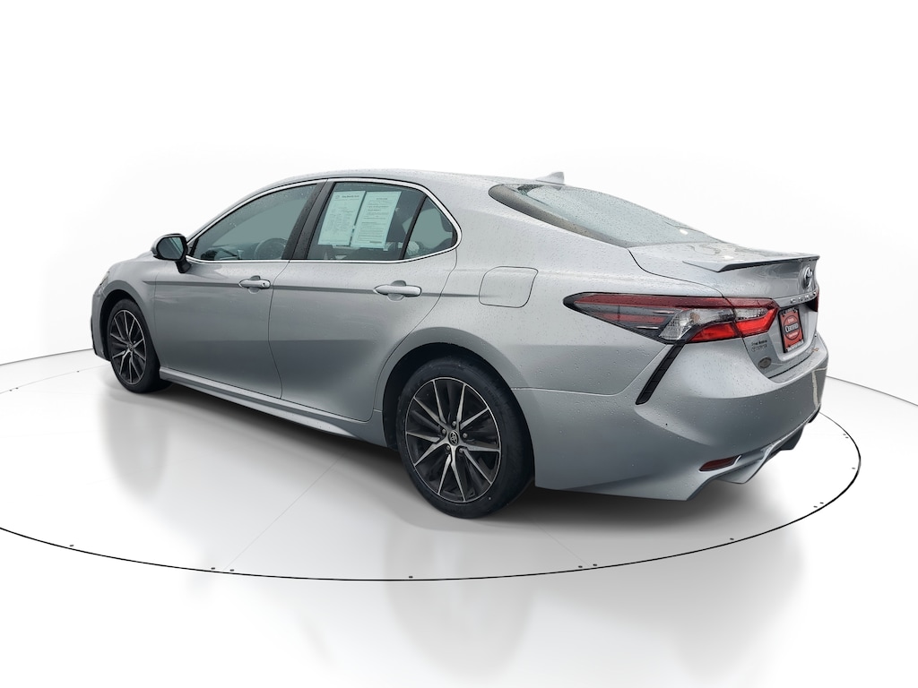 Used 2021 Toyota Camry SE Sedan