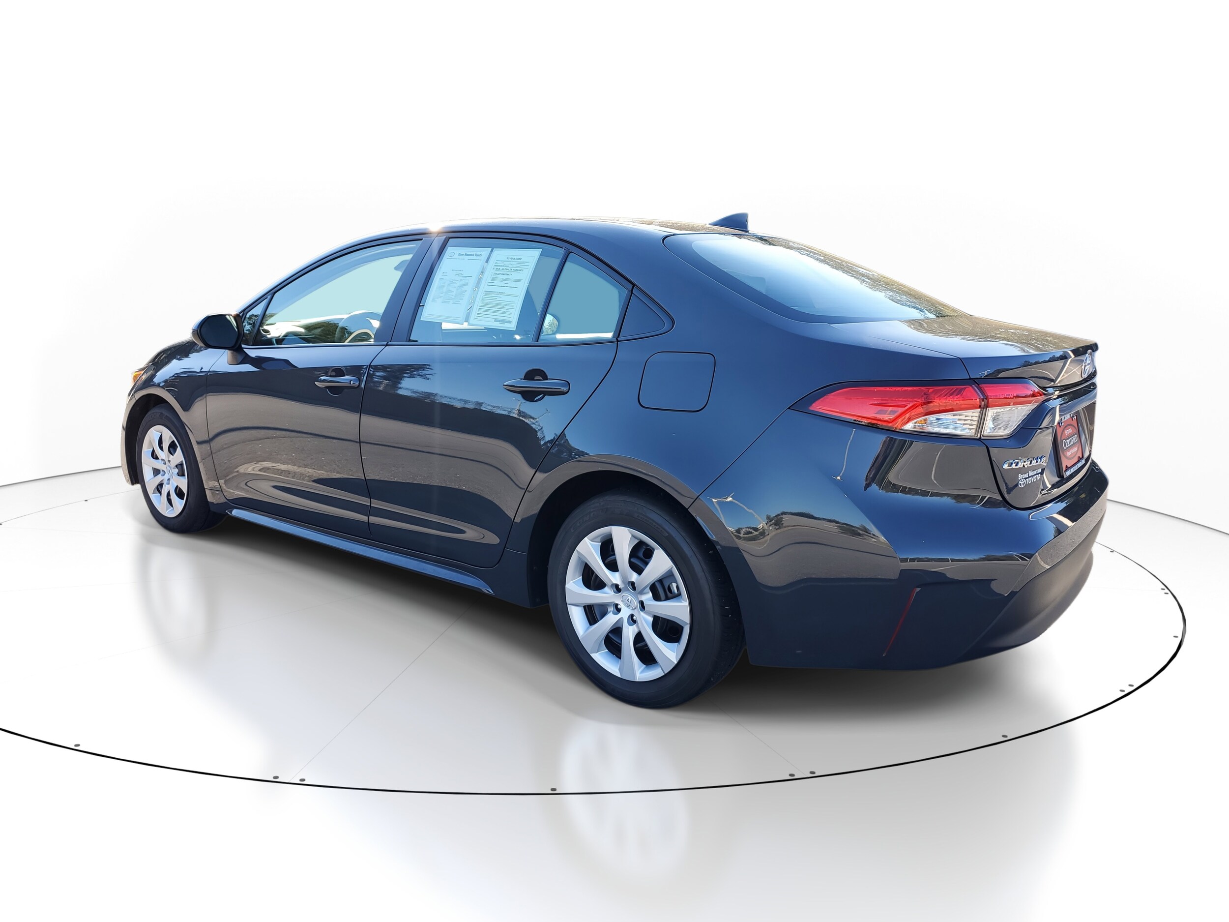 2025 Toyota Corolla LE photo 4