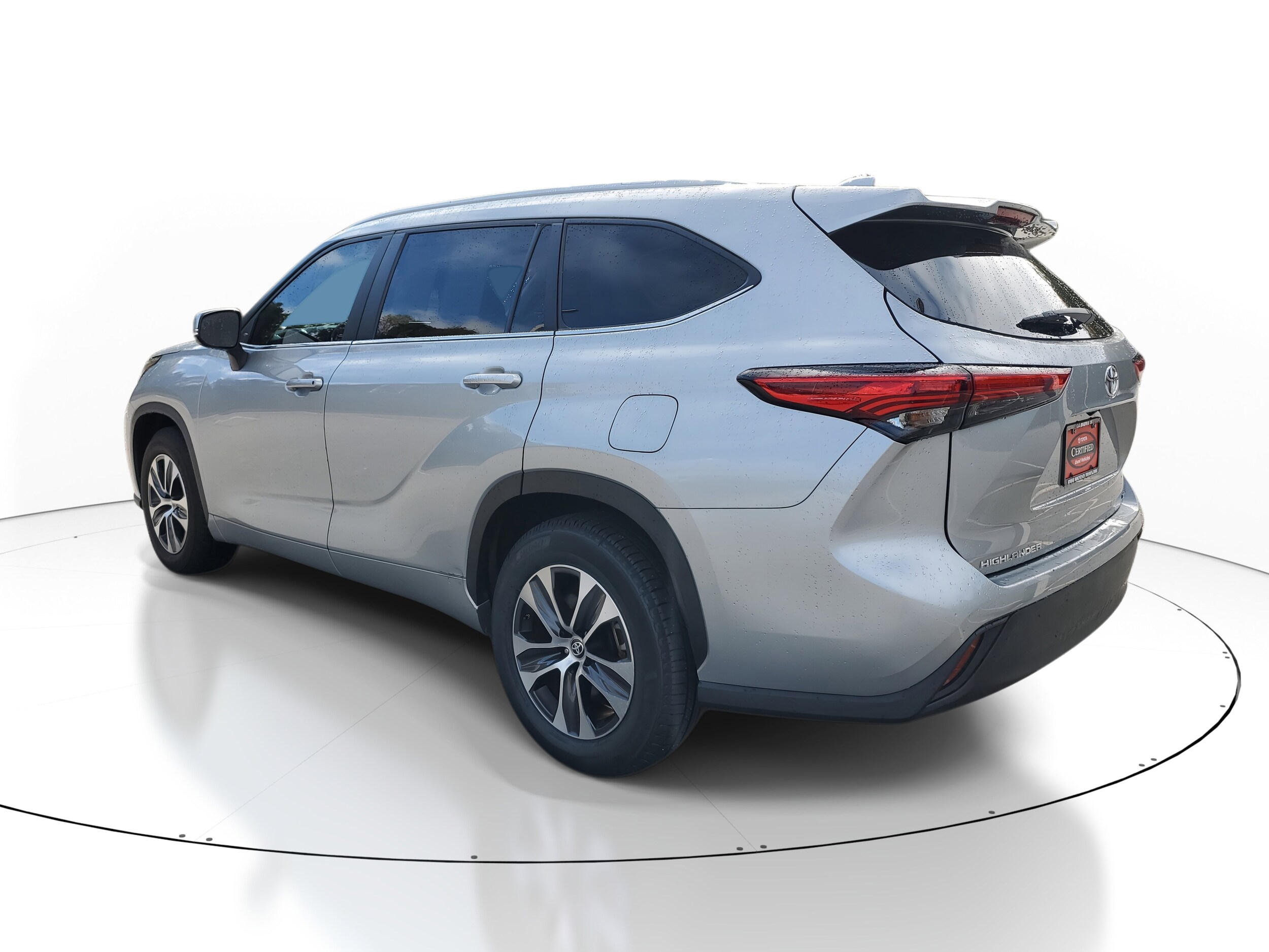 2023 Toyota Highlander XLE photo 4