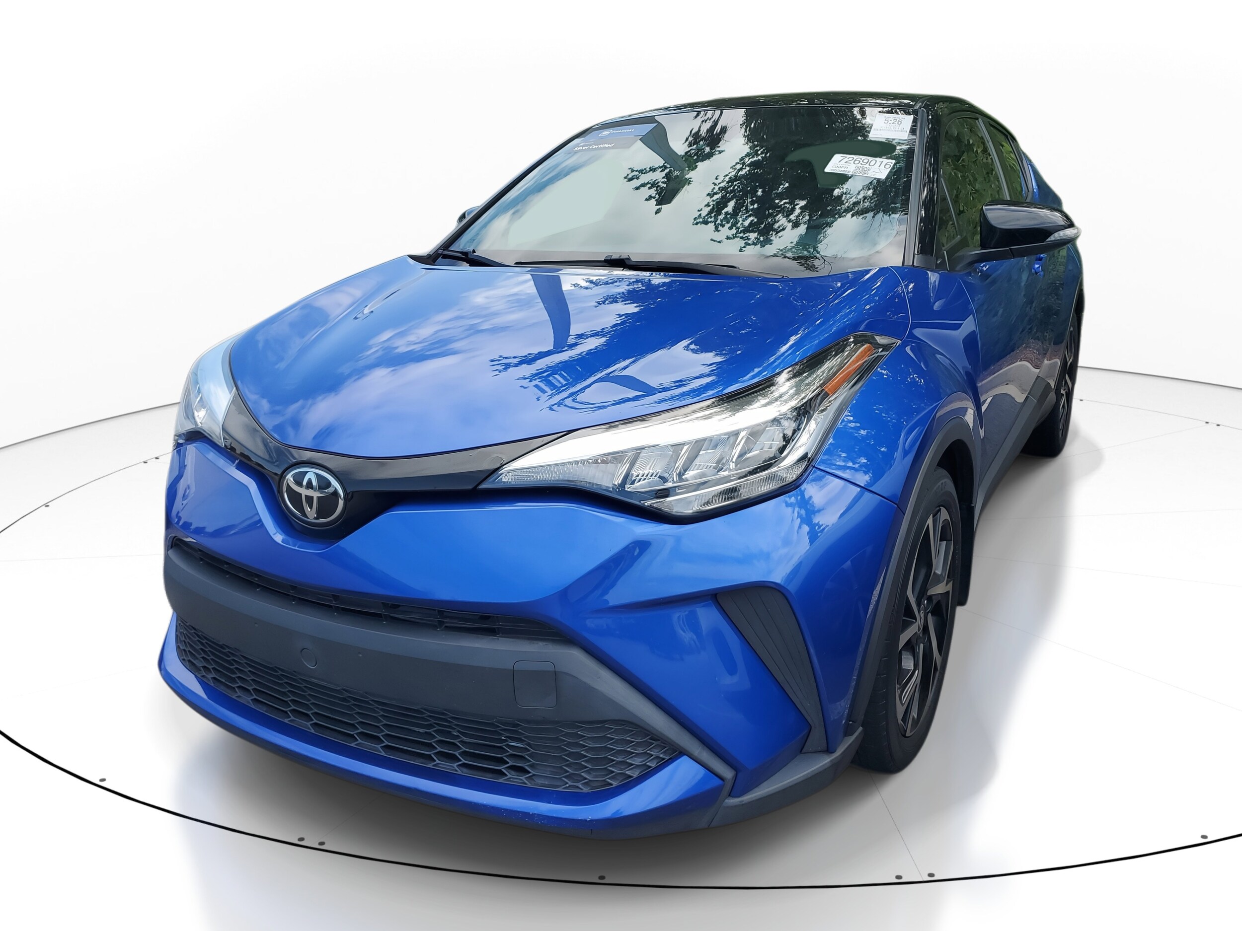 2020 Toyota C-HR XLE photo 3