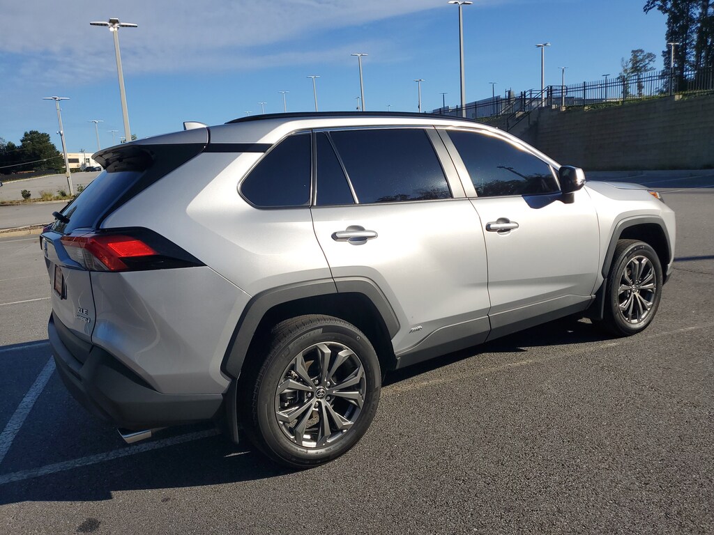 2024 Toyota RAV4 Hybrid XLE Premium photo 3