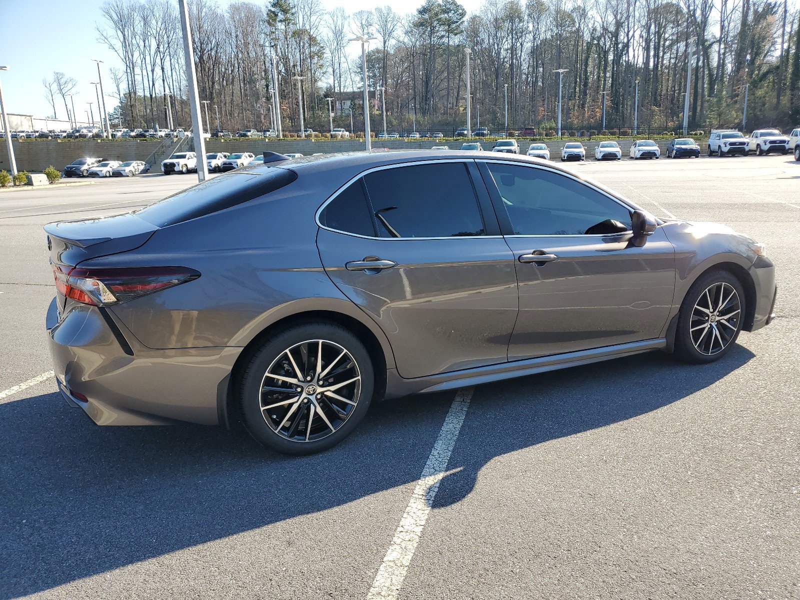 2023 Toyota Camry Hybrid SE photo 4