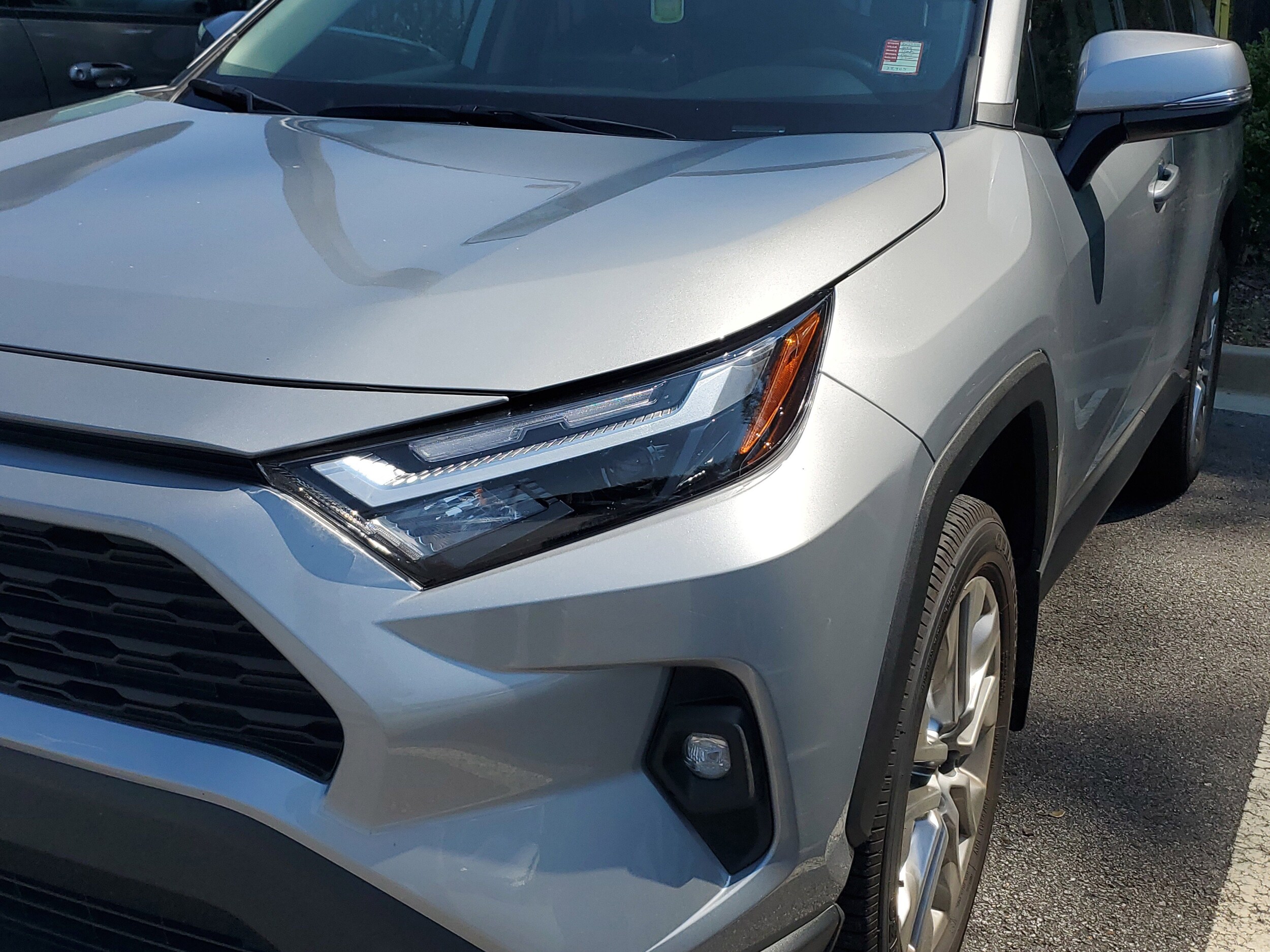 2025 Toyota RAV4 XLE Premium photo 4