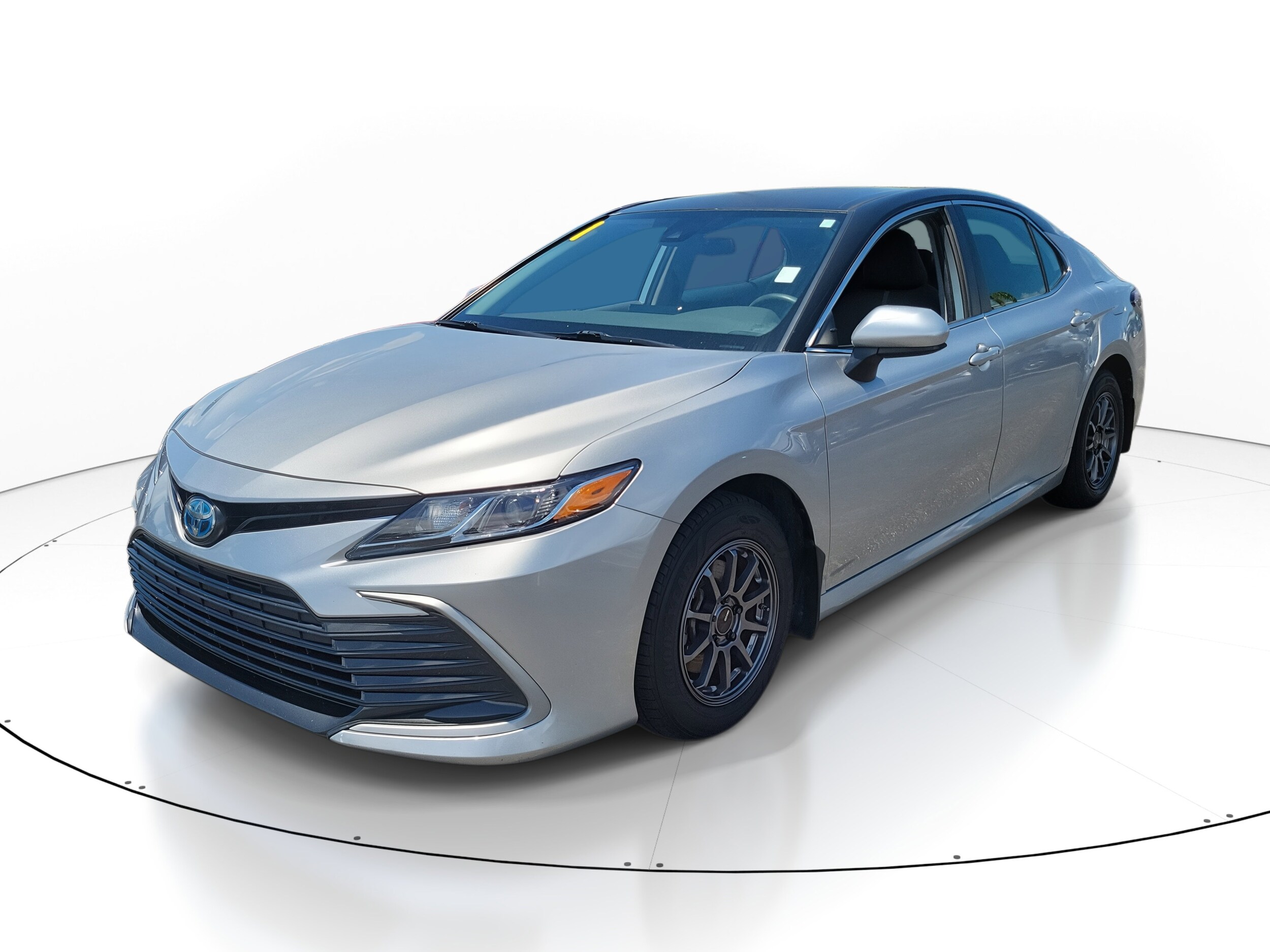 2021 Toyota Camry Hybrid LE photo 2