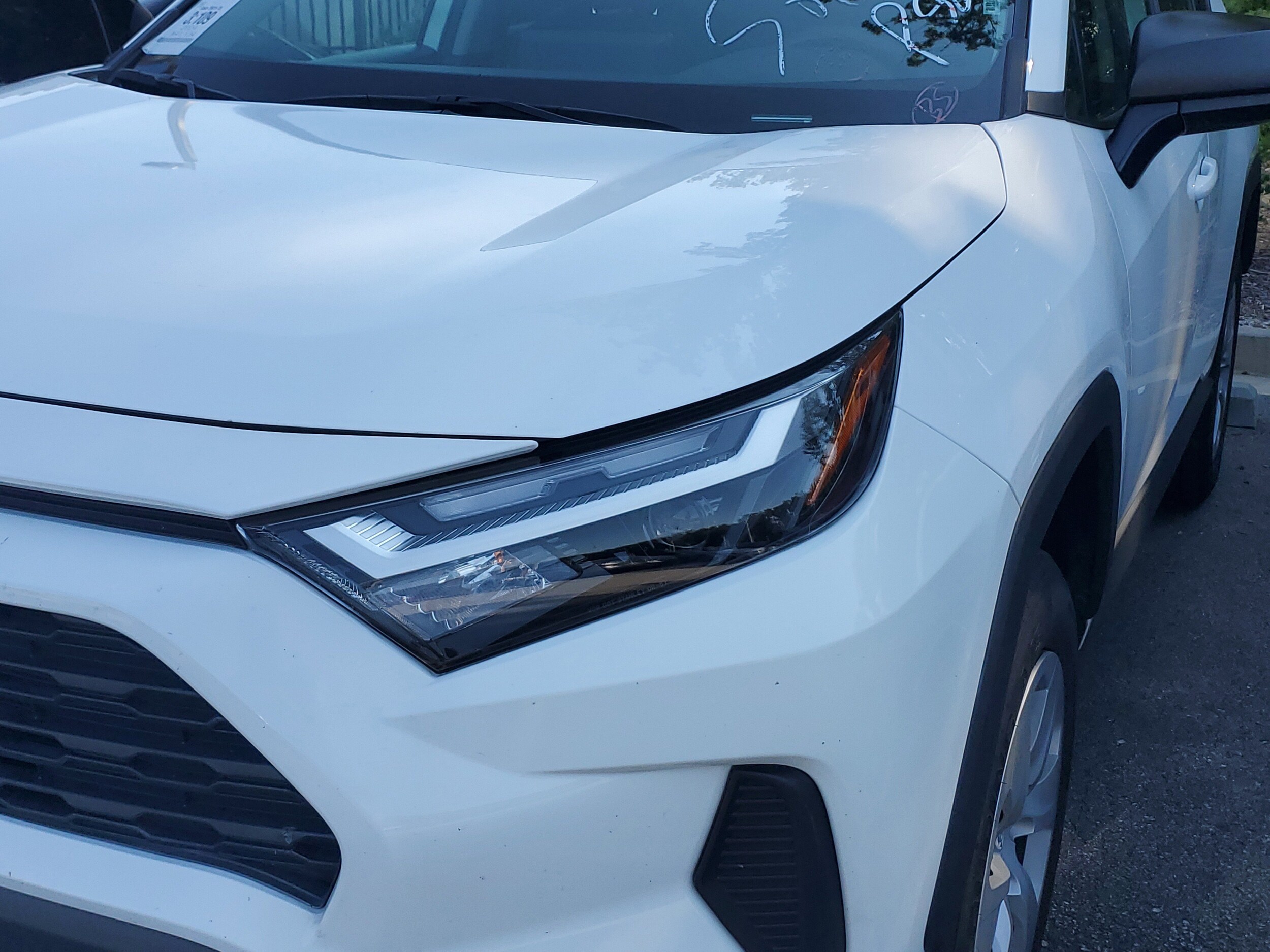 2024 Toyota RAV4 LE photo 4