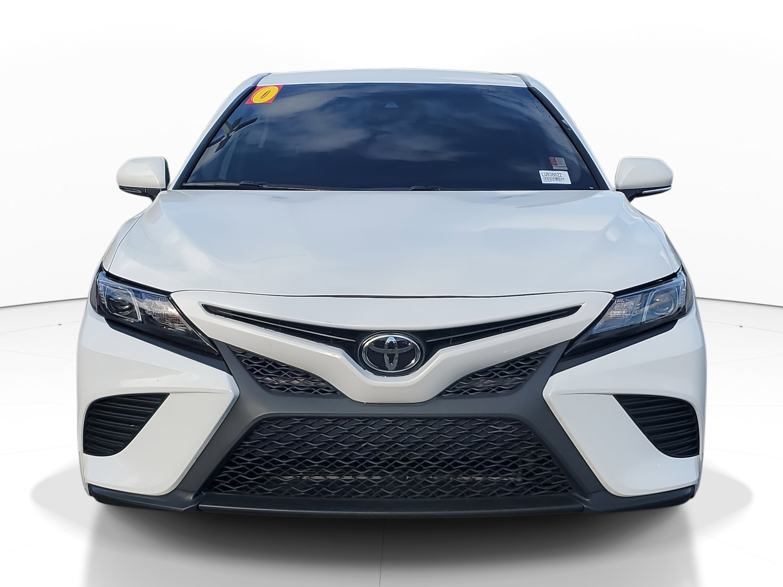 2020 Toyota Camry SE photo 2