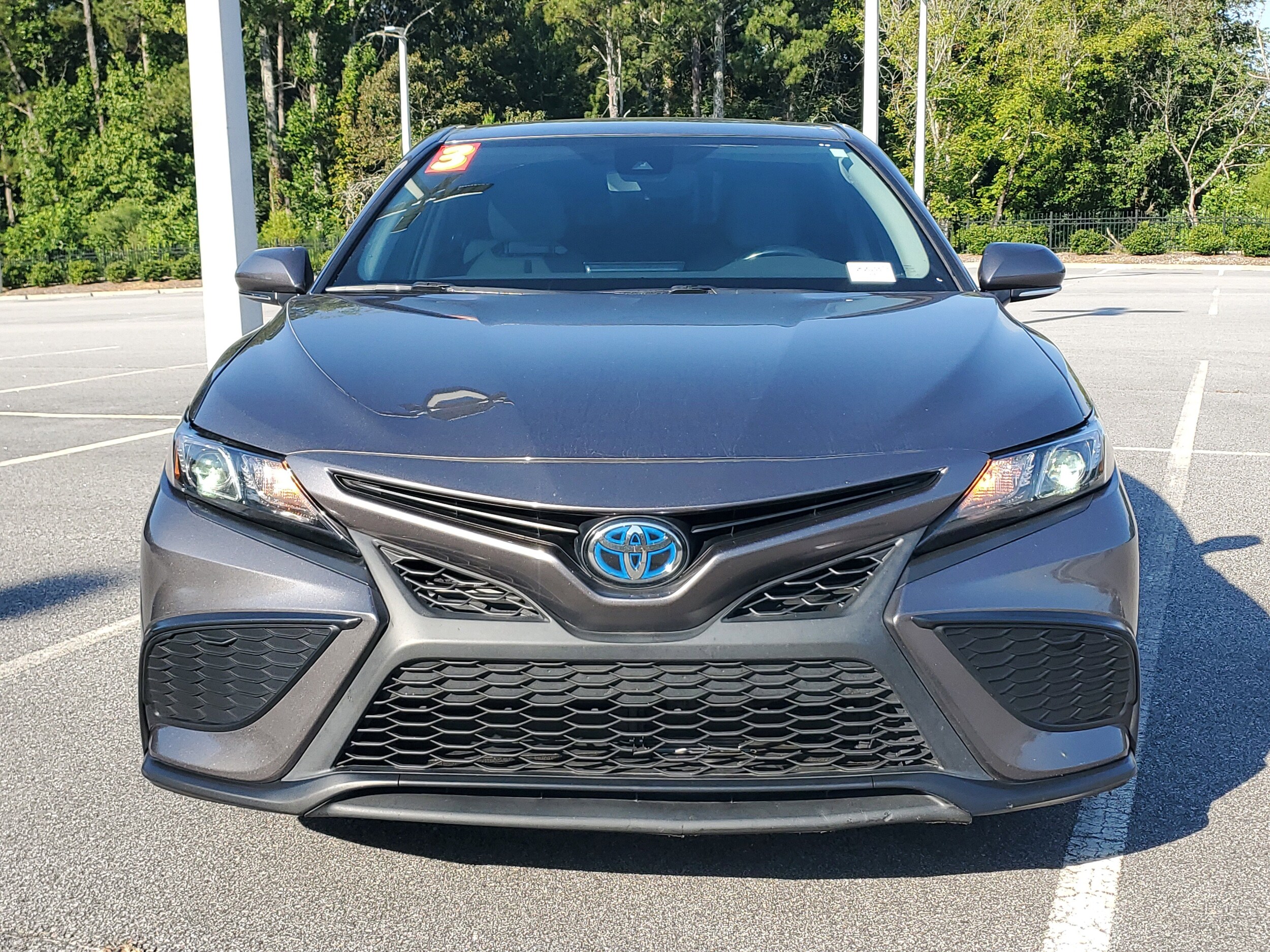 2023 Toyota Camry Hybrid SE photo 2