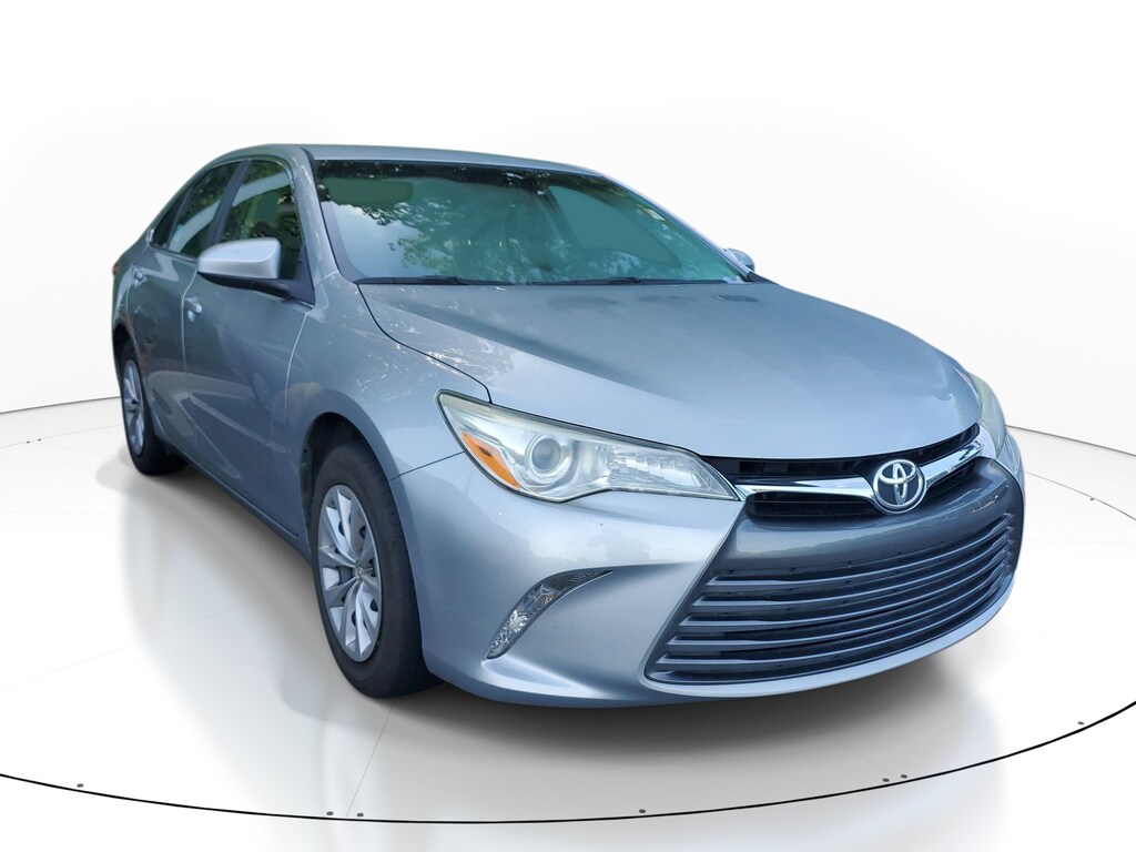 Used 2016 Toyota Camry XLE Sedan