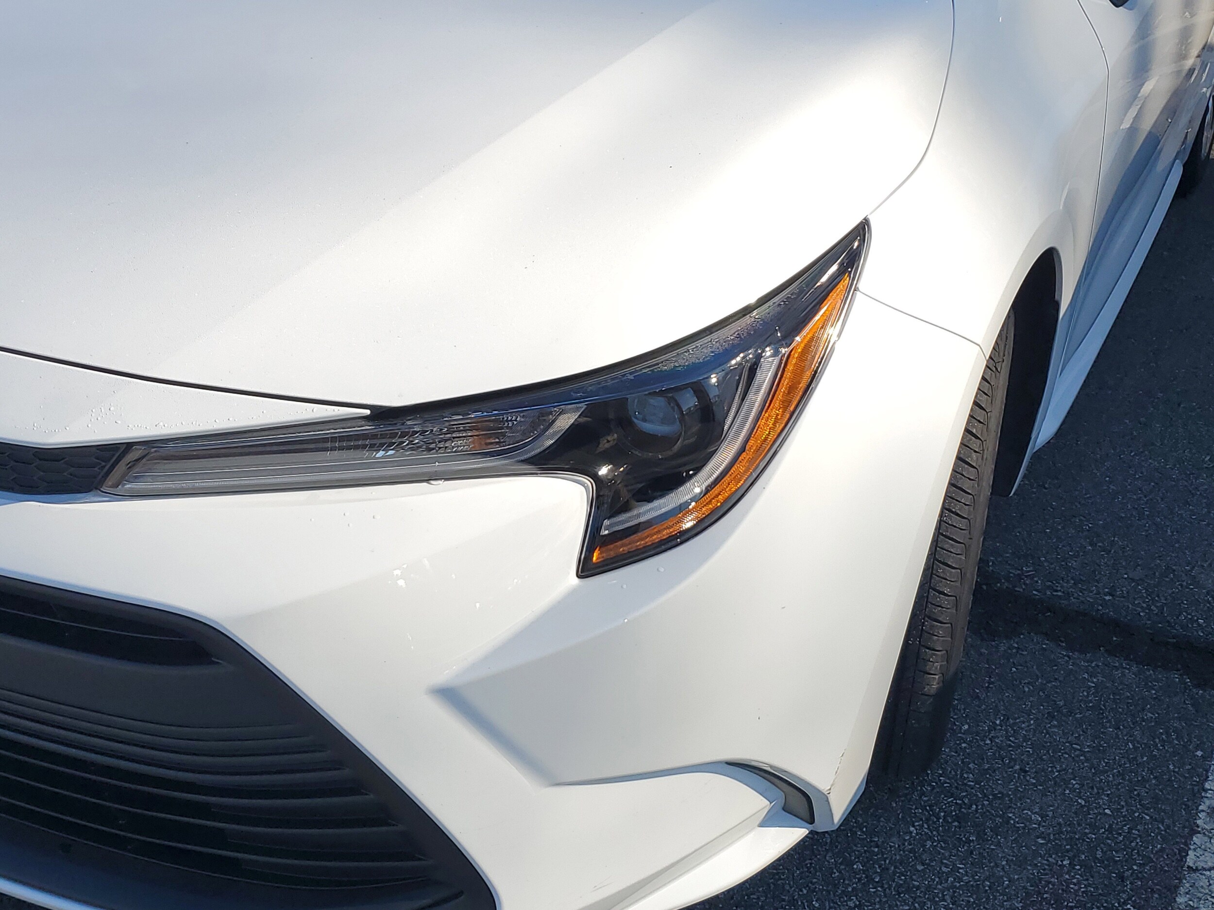 2025 Toyota Corolla LE photo 4