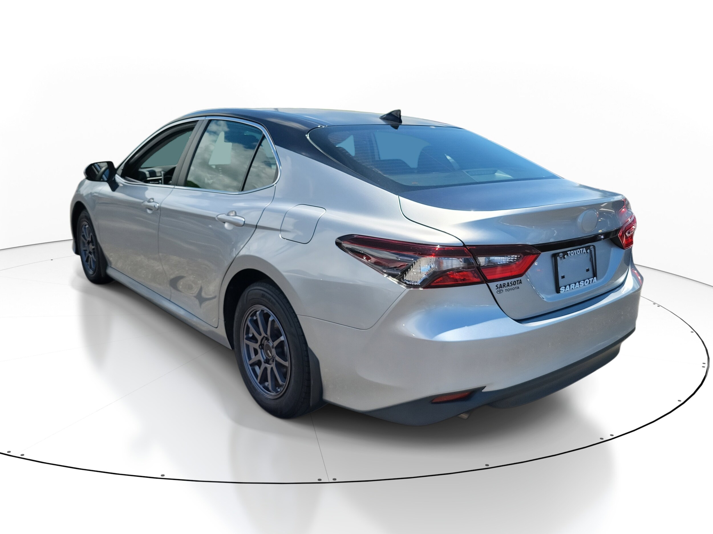 2021 Toyota Camry Hybrid LE photo 4