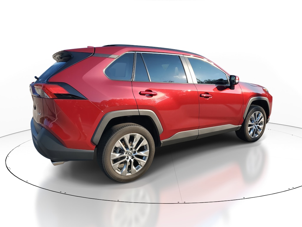 2023 Toyota RAV4 XLE Premium photo 4