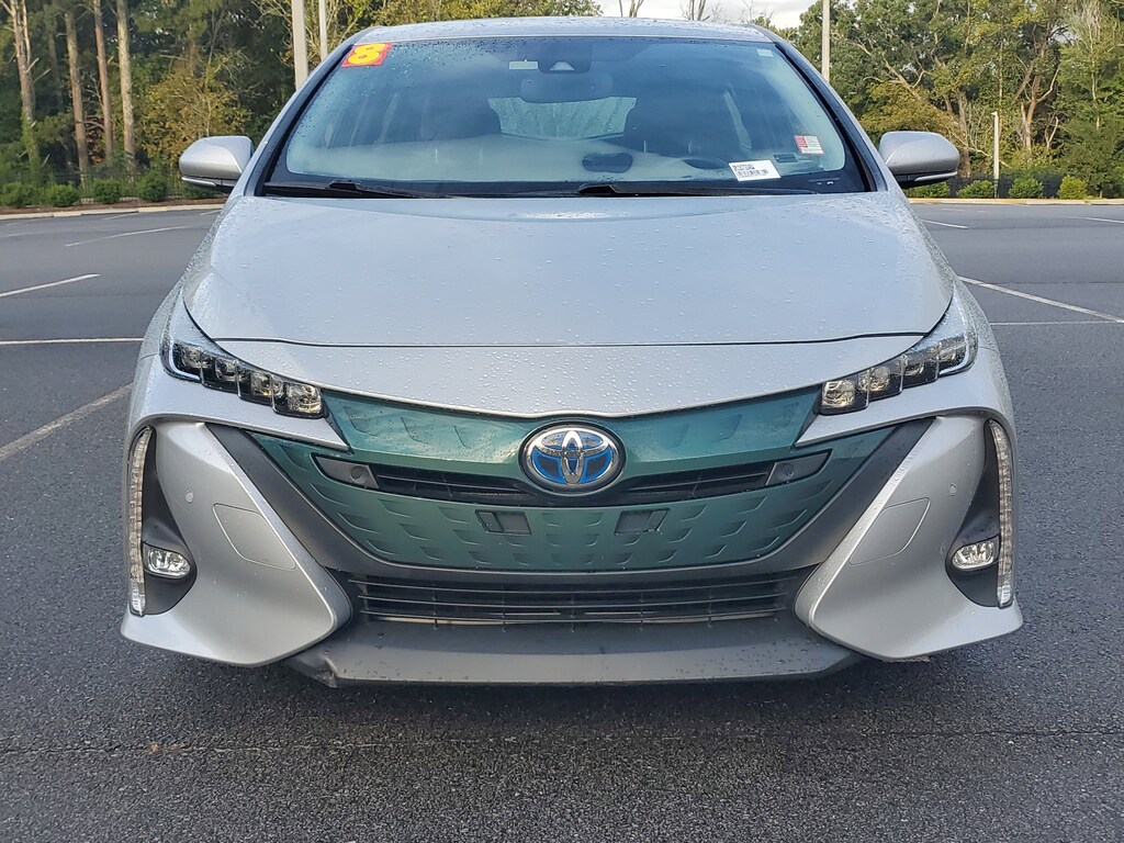 2018 Toyota Prius Prime Premium photo 2