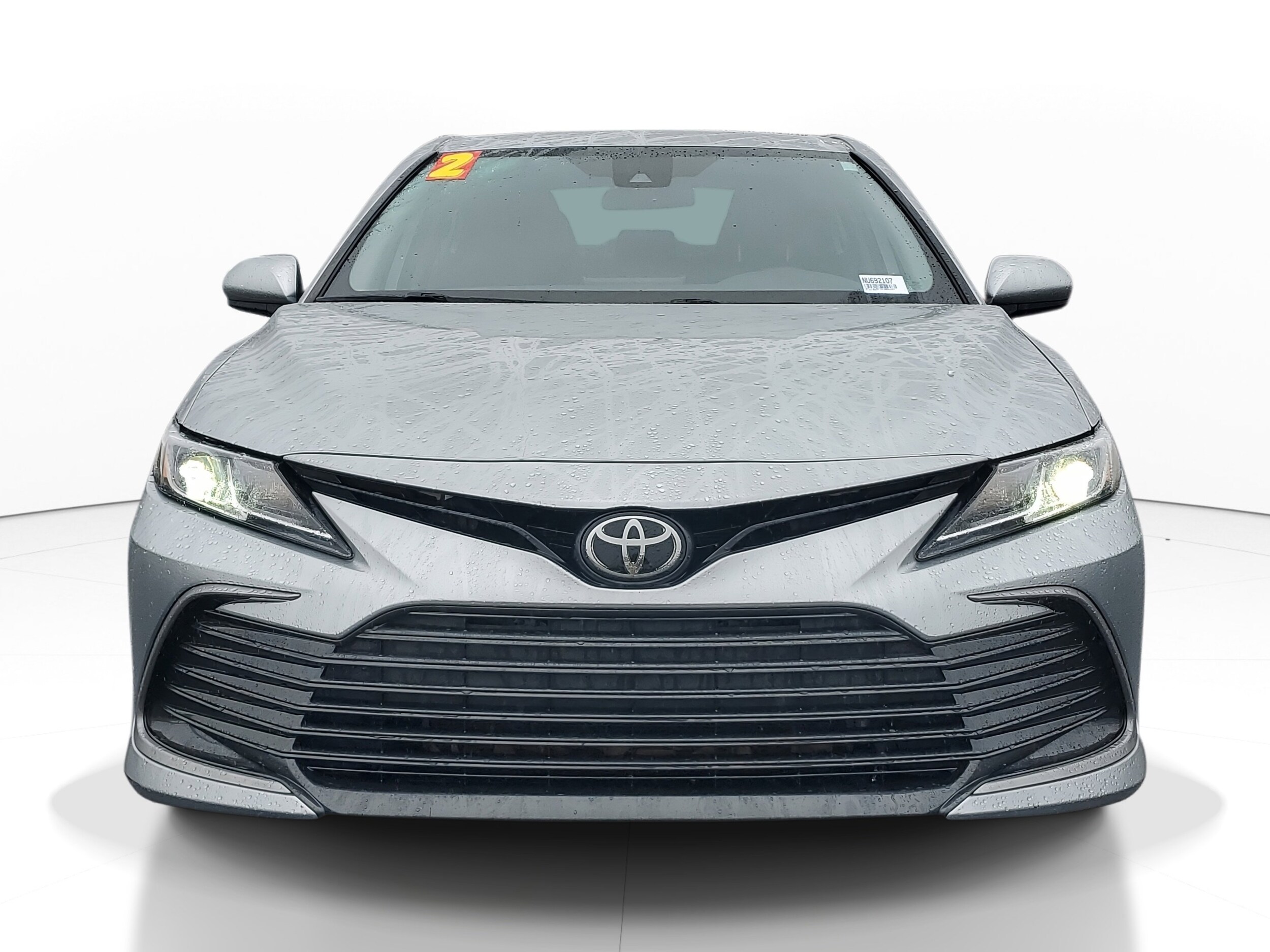 2022 Toyota Camry LE photo 2