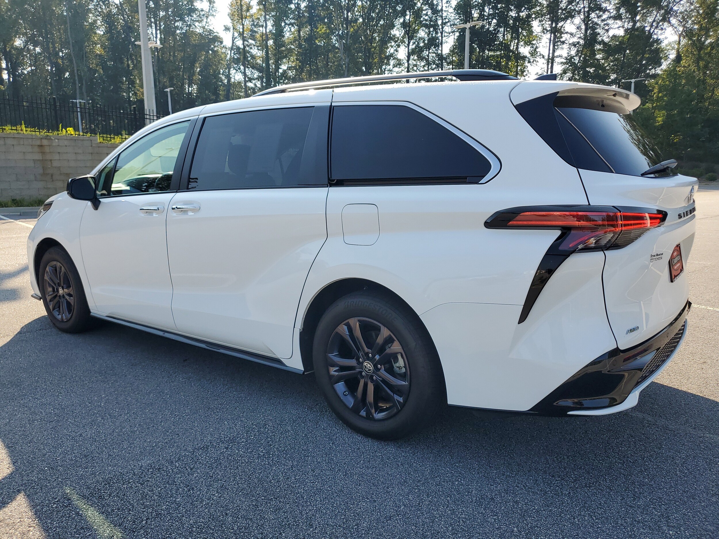 2024 Toyota Sienna XSE photo 4