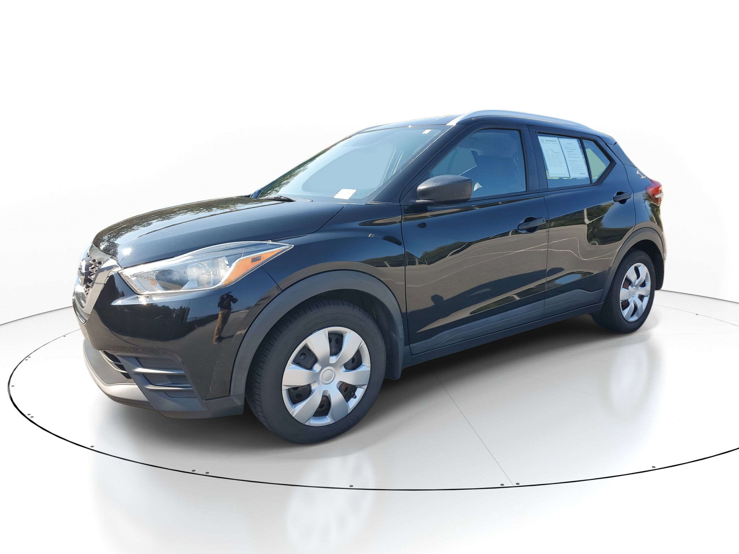 2018 Nissan Kicks S photo 3