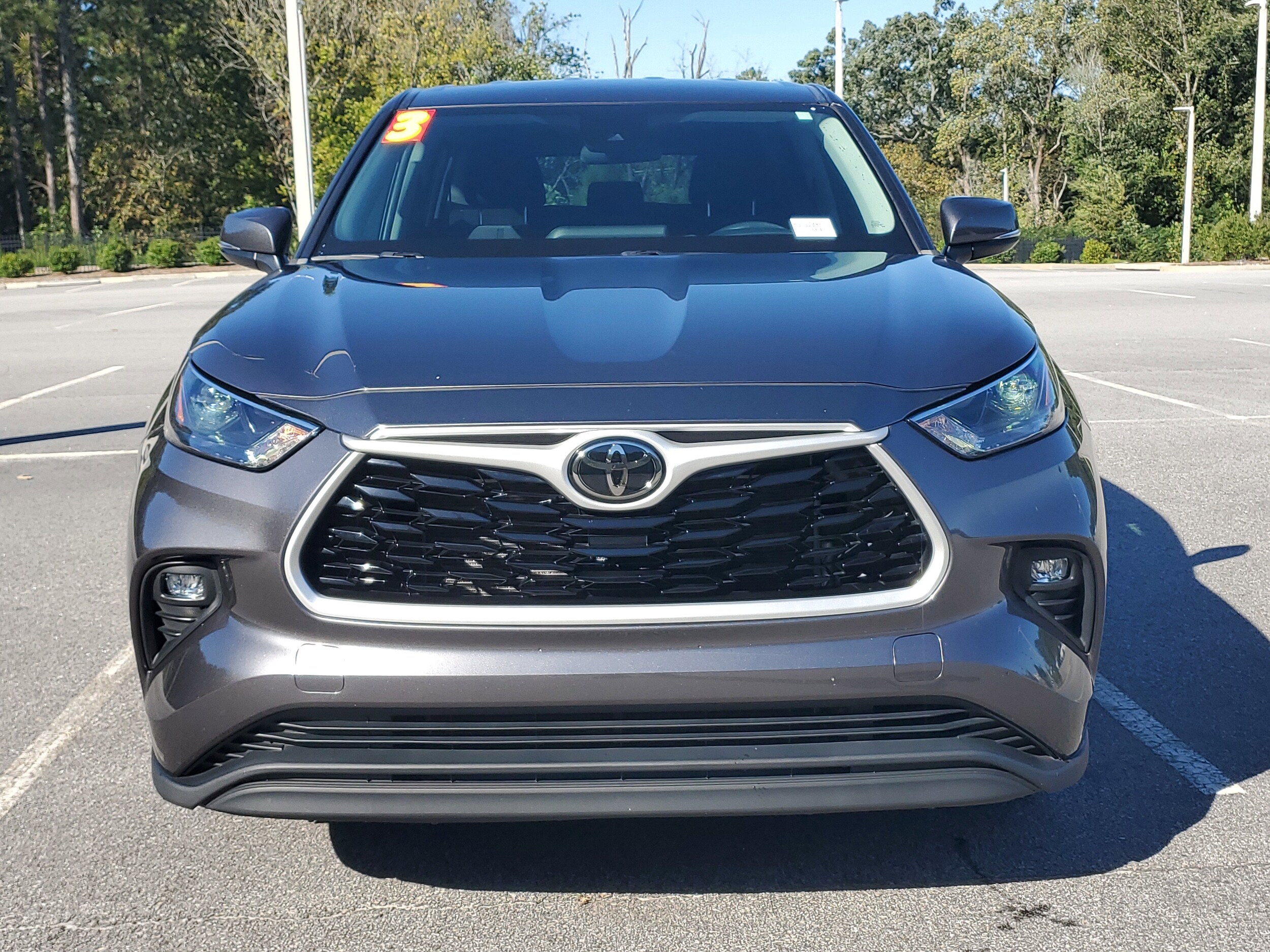 2023 Toyota Highlander L photo 2