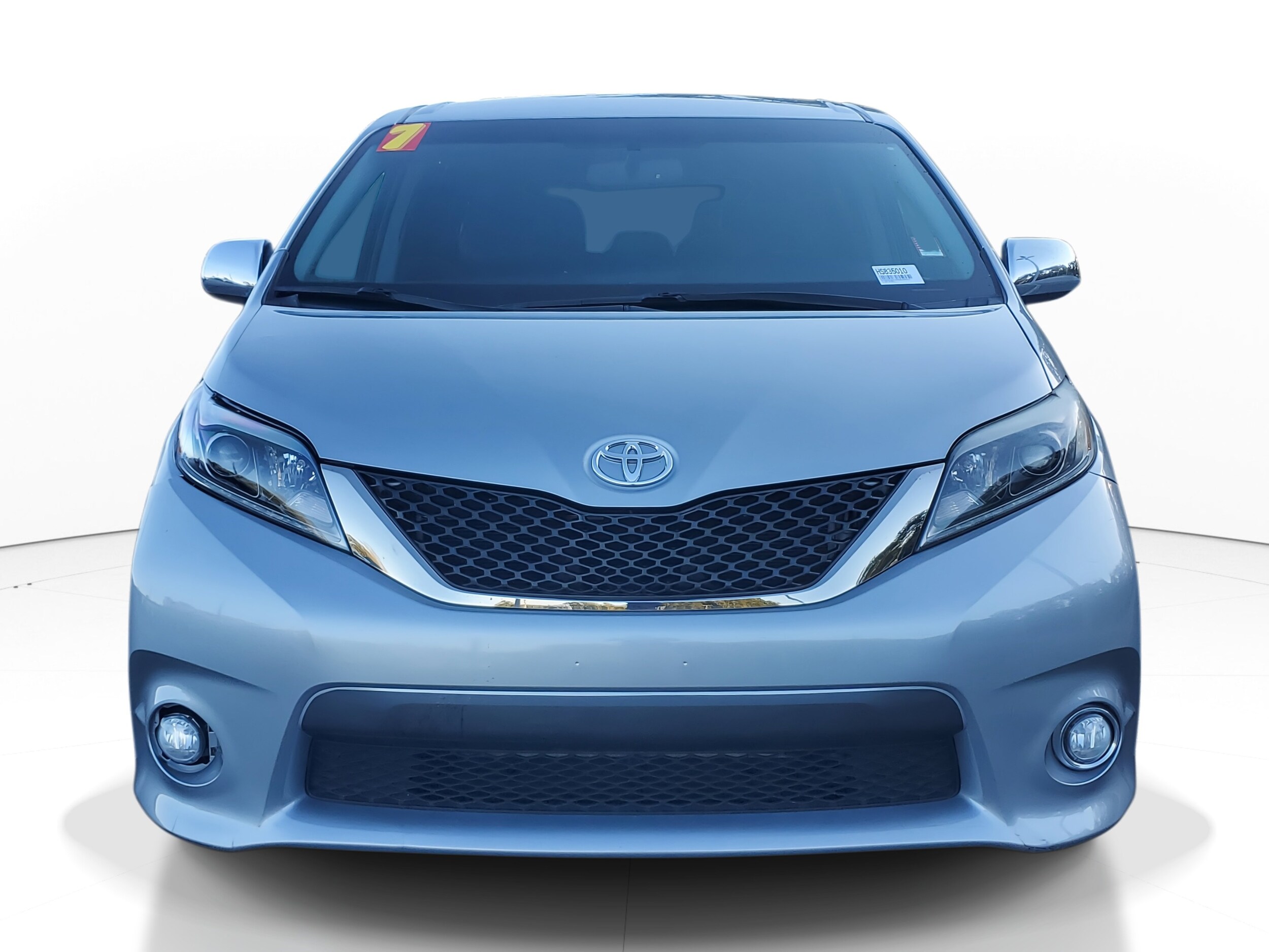 2017 Toyota Sienna L photo 2