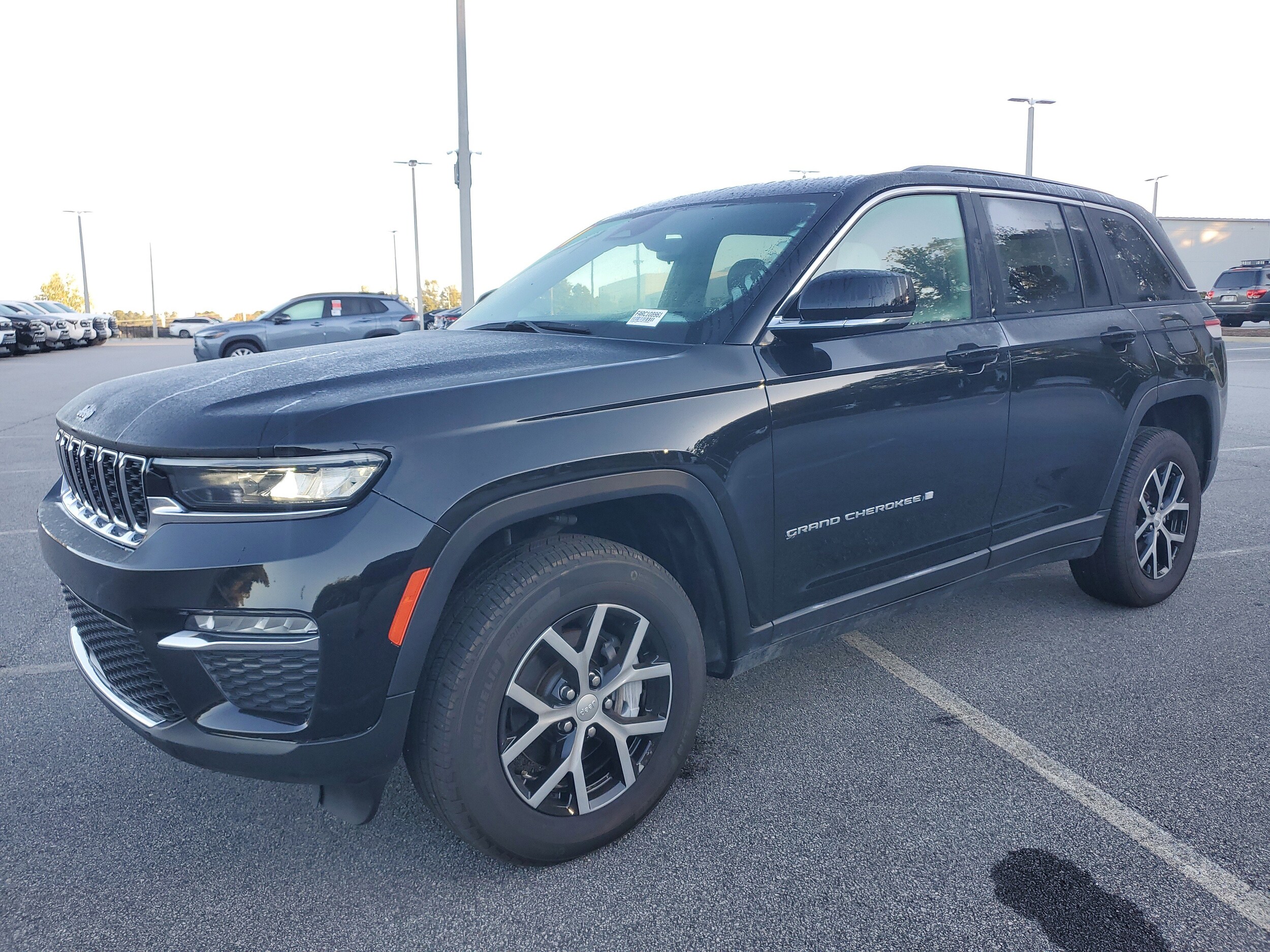 2024 Jeep Grand Cherokee Limited photo 3