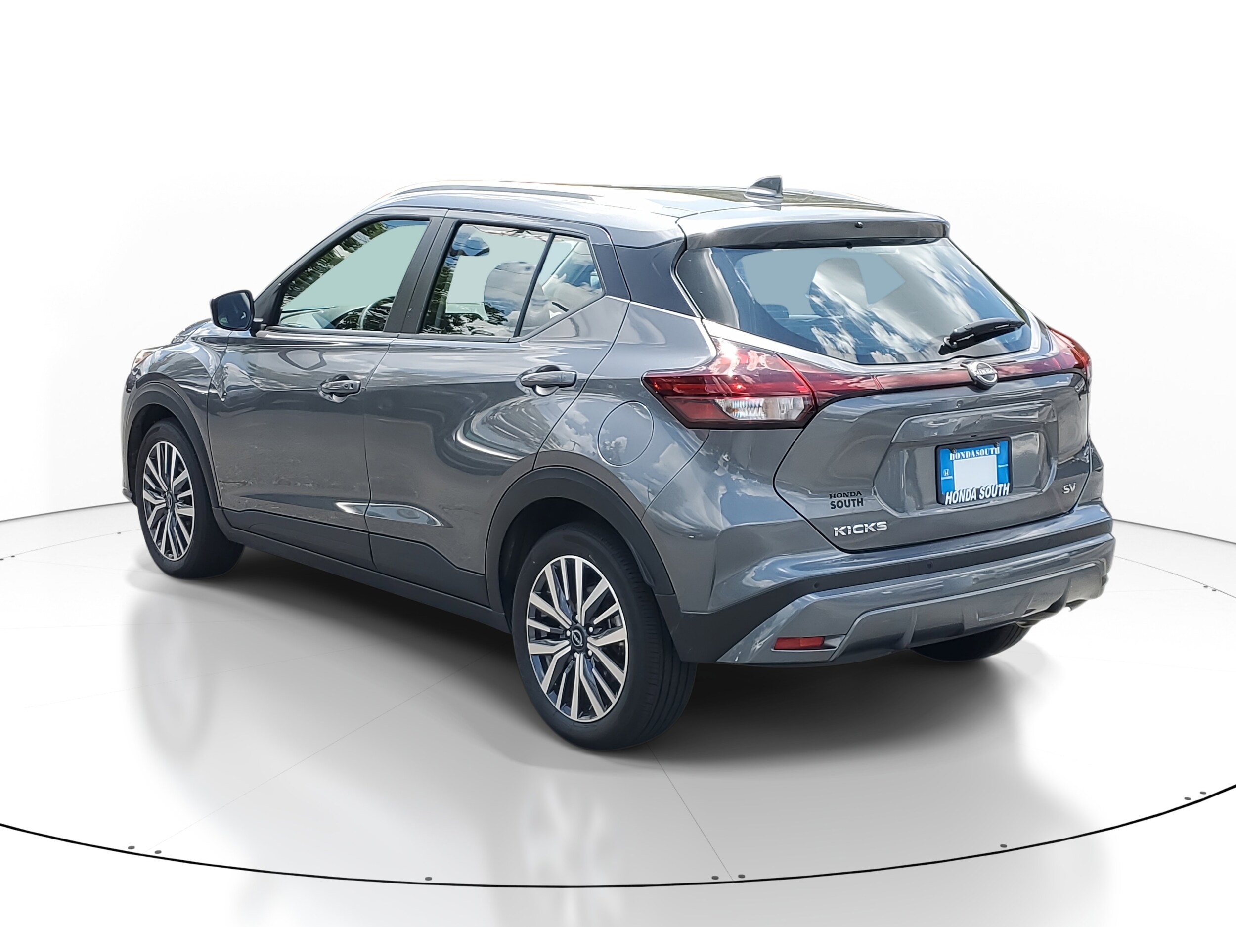 2024 Nissan Kicks SV photo 4