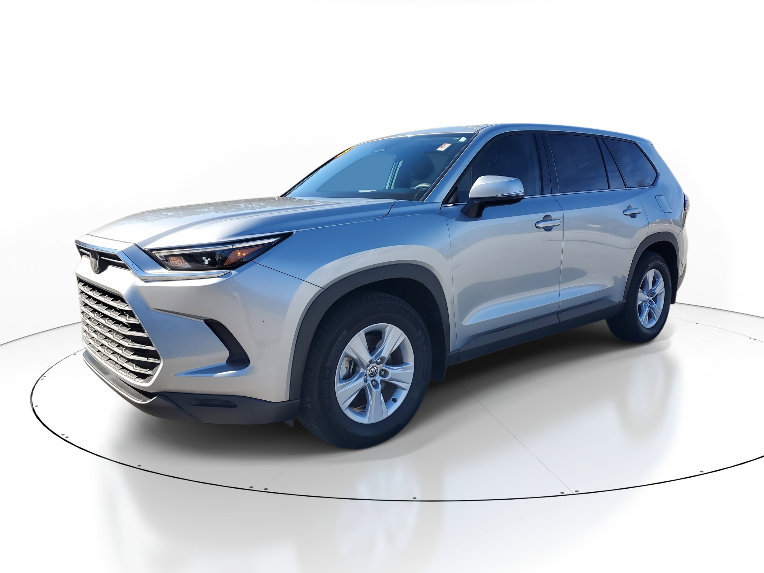 2025 Toyota Grand Highlander LE photo 3