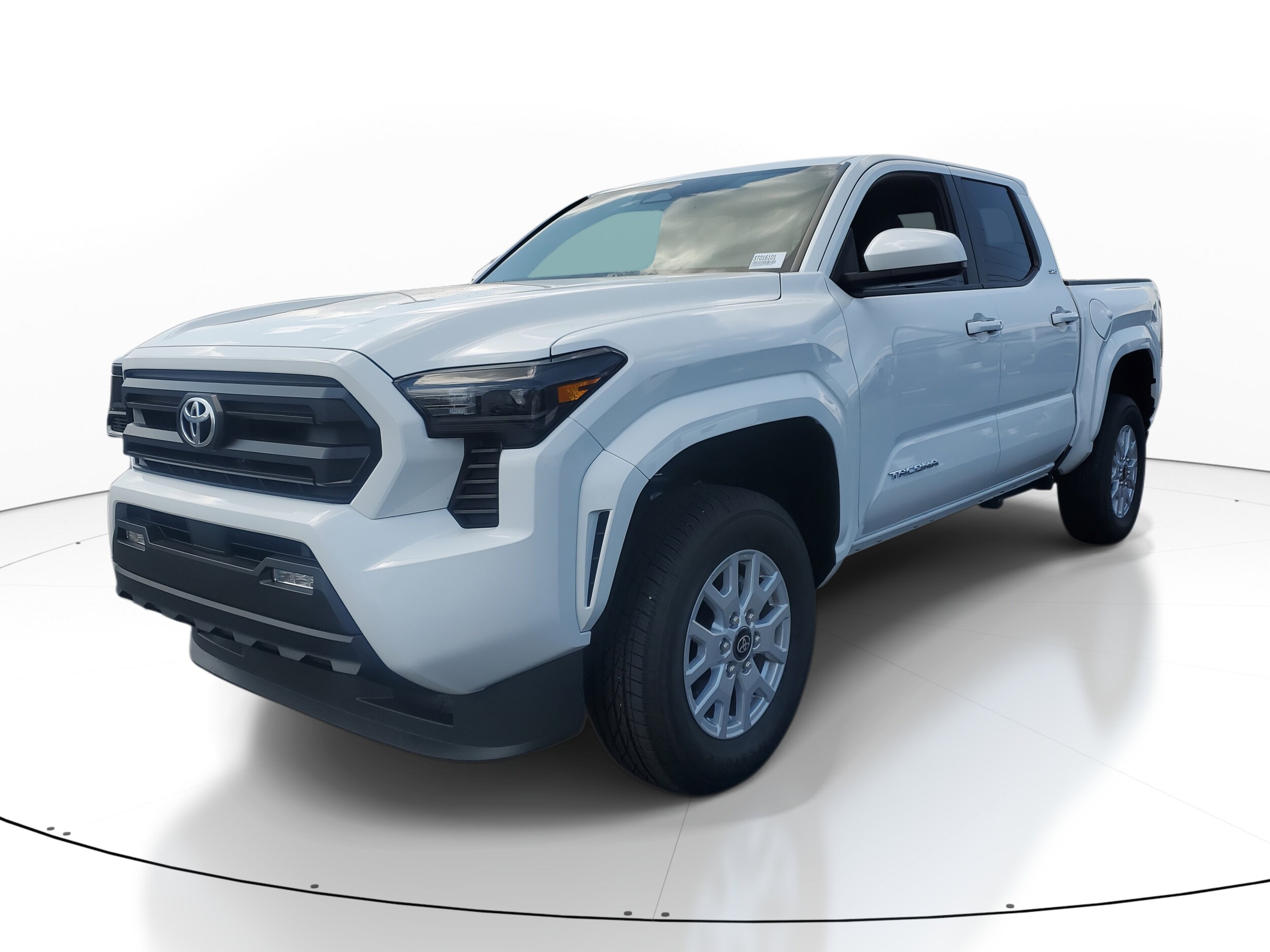 2025 Toyota Tacoma SR5 photo 3