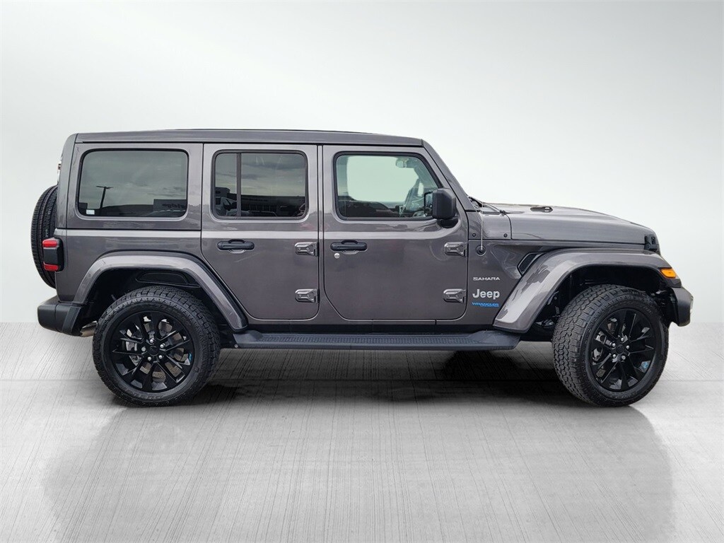 2022 Jeep Wrangler Unlimited Sahara 4xe photo 3