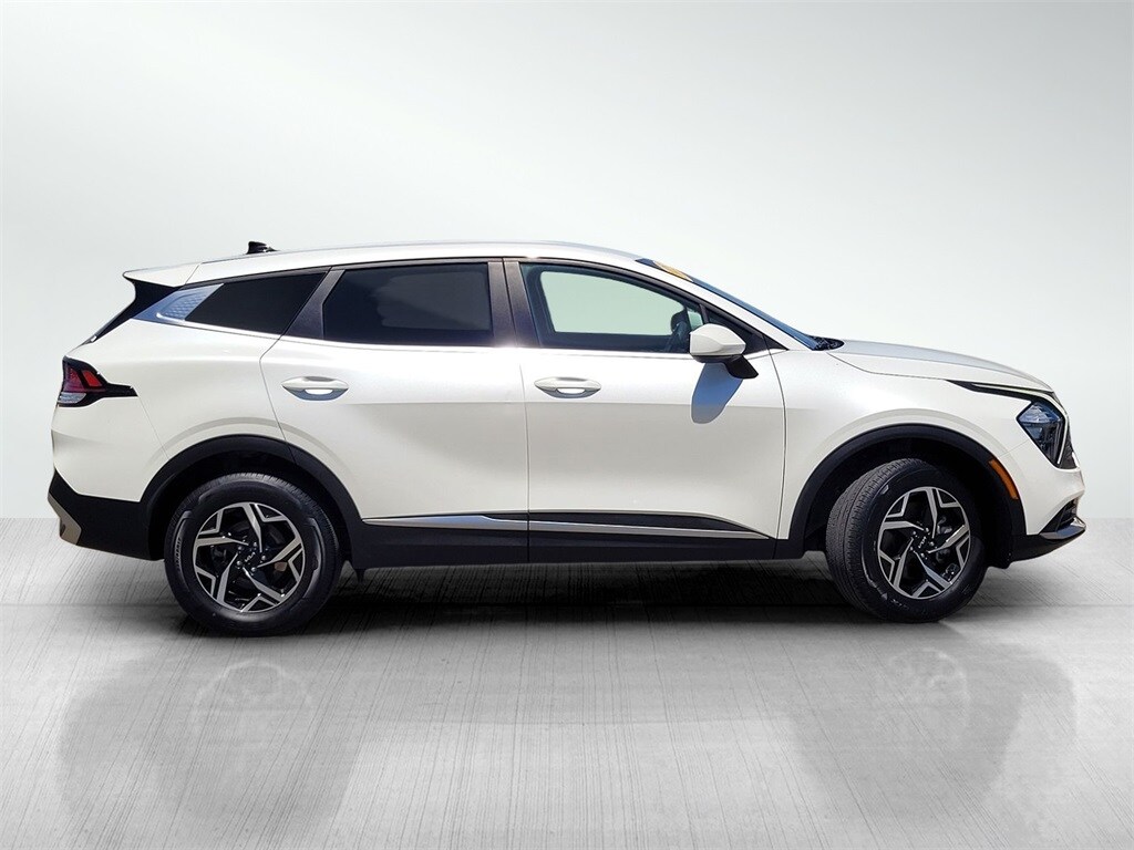 2023 Kia Sportage LX photo 3