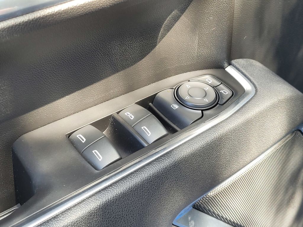 2025 Chevrolet Silverado 1500 LT - Photo 16